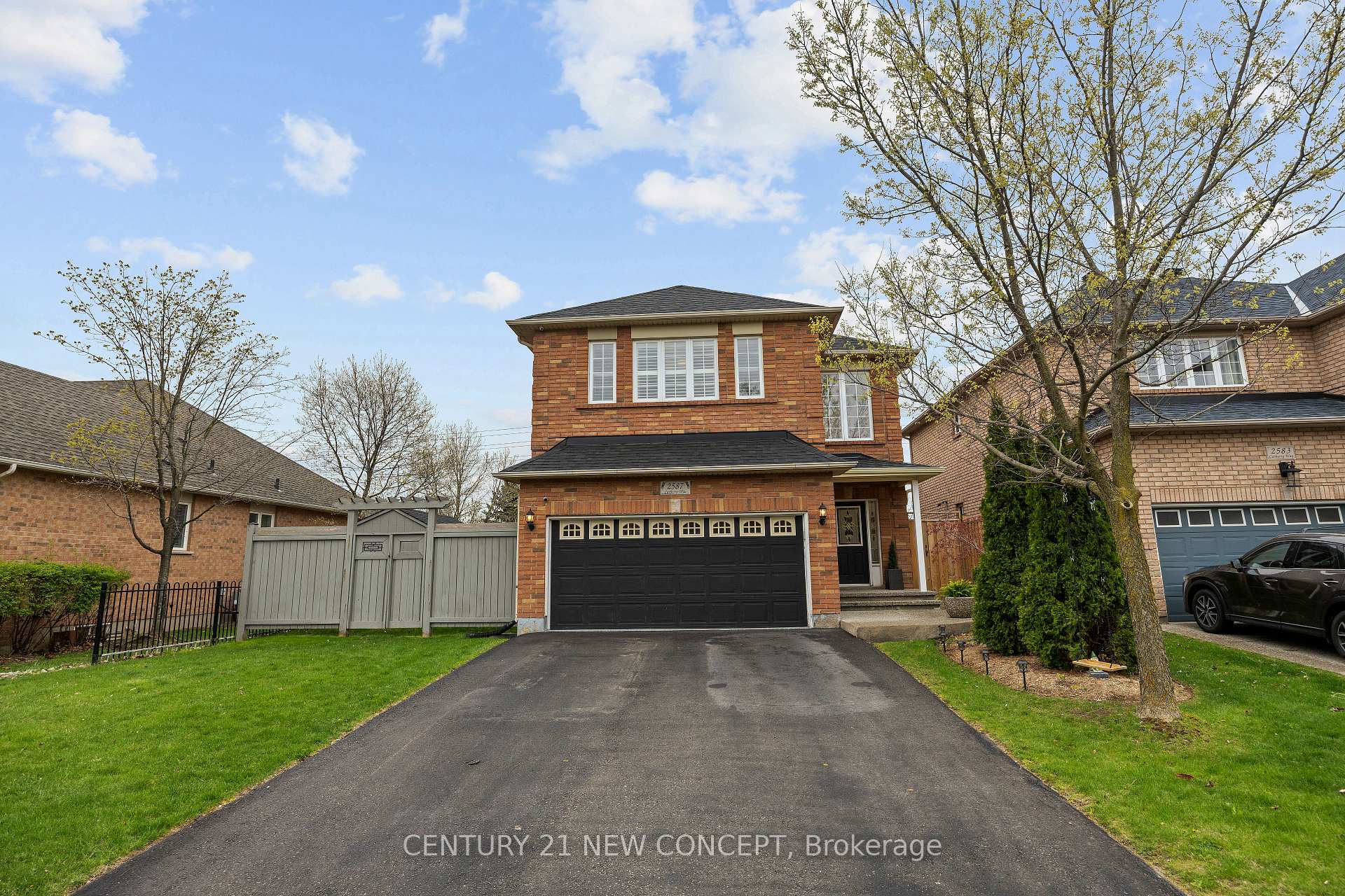 Front of 2587 Carberry Way