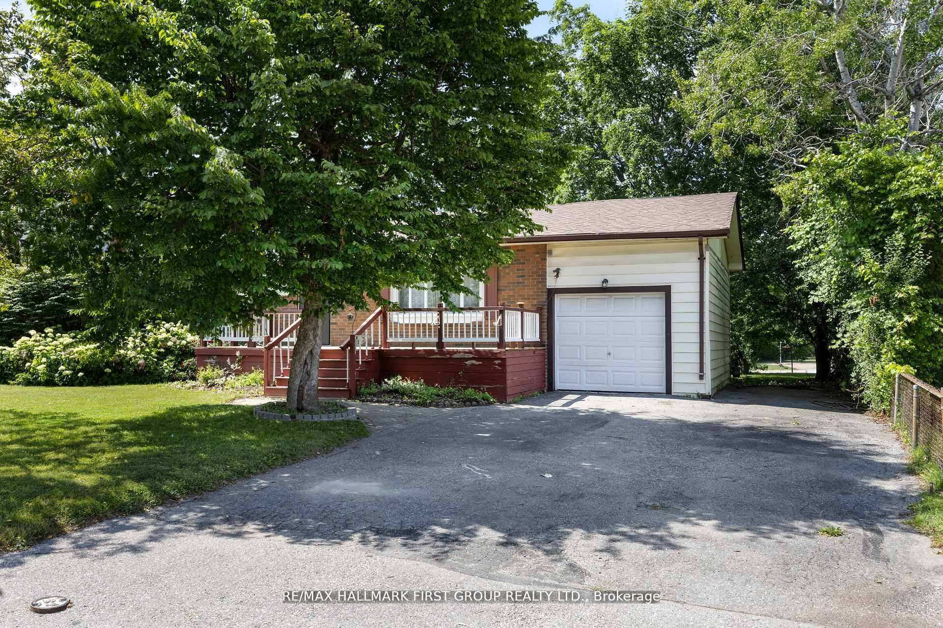 Photo 2 of 20 Lambard Crescent, Ajax, South East — HOMEH