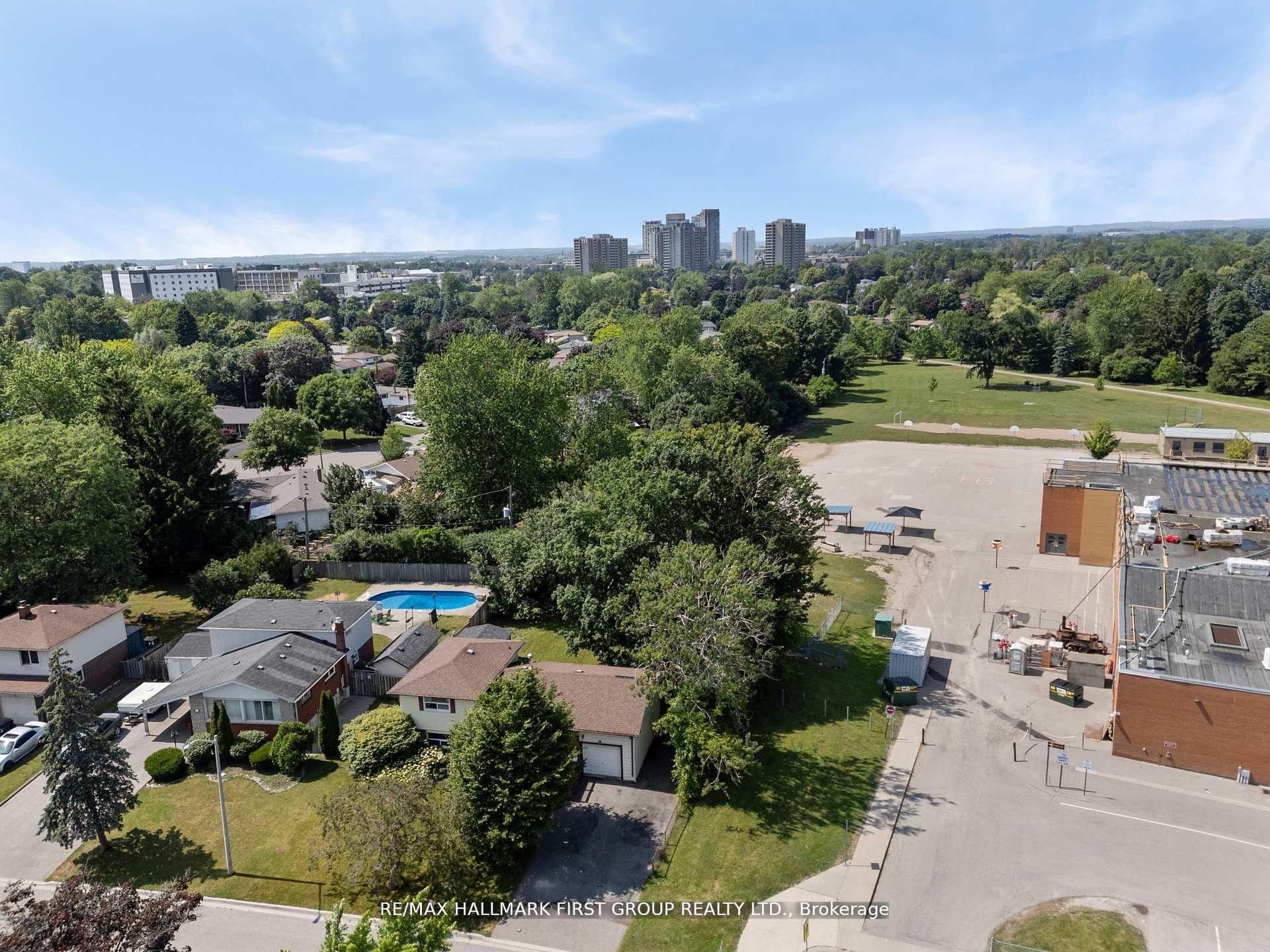 Photo 16 of 20 Lambard Crescent, Ajax, South East — HOMEH