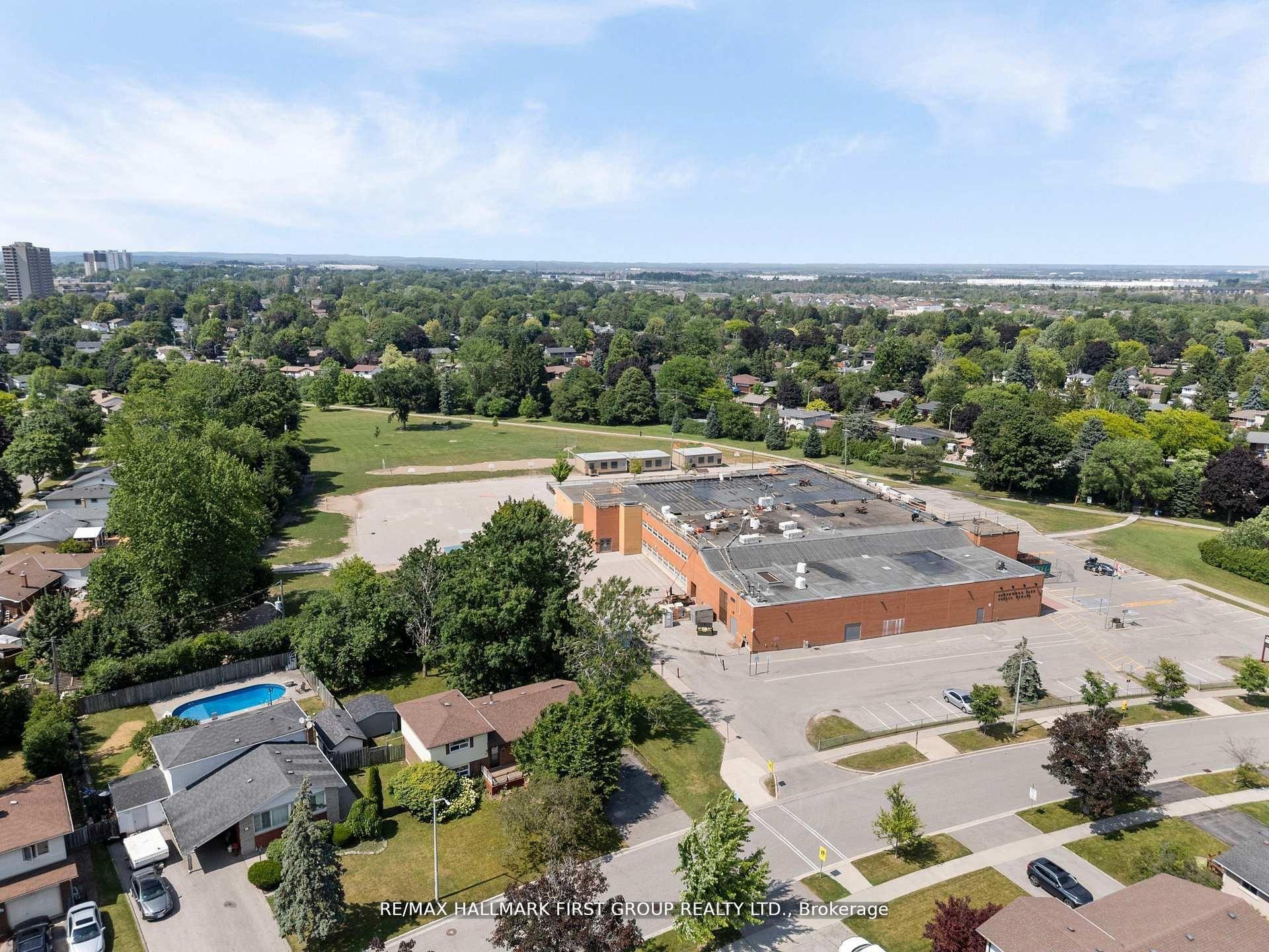 Photo 9 of 20 Lambard Crescent, Ajax, South East — HOMEH