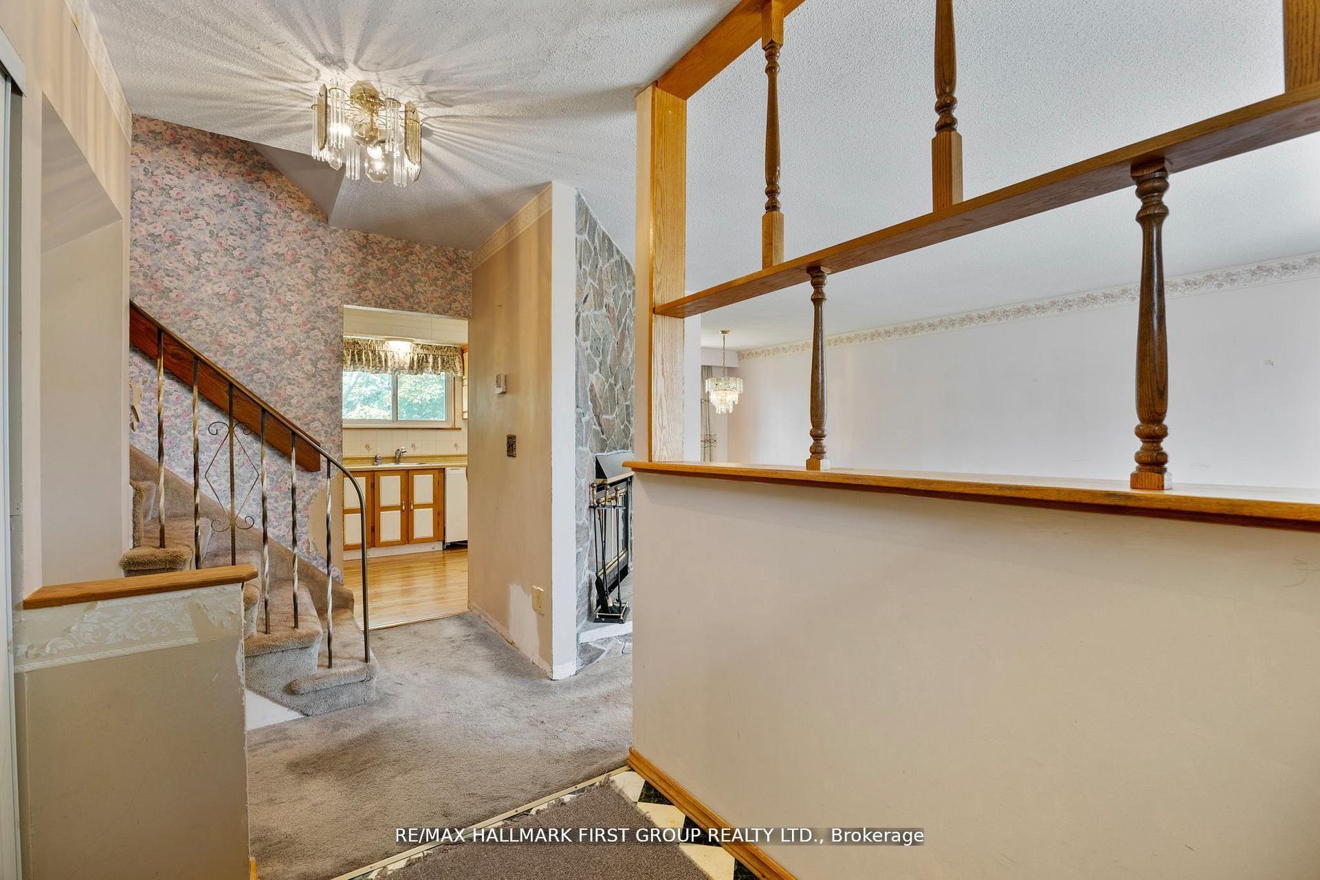 Photo 13 of 20 Lambard Crescent, Ajax, South East — HOMEH