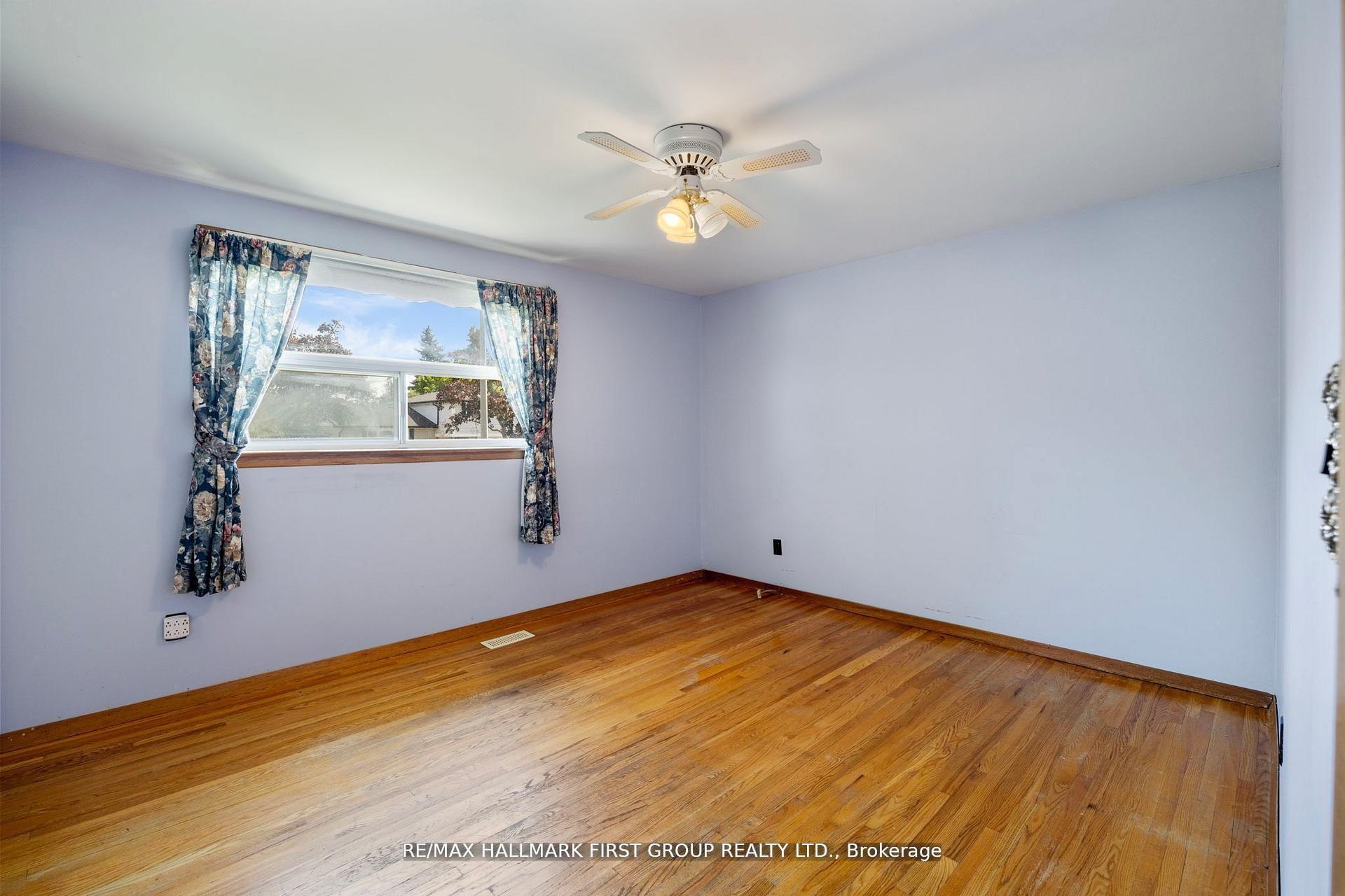 Photo 23 of 20 Lambard Crescent, Ajax, South East — HOMEH