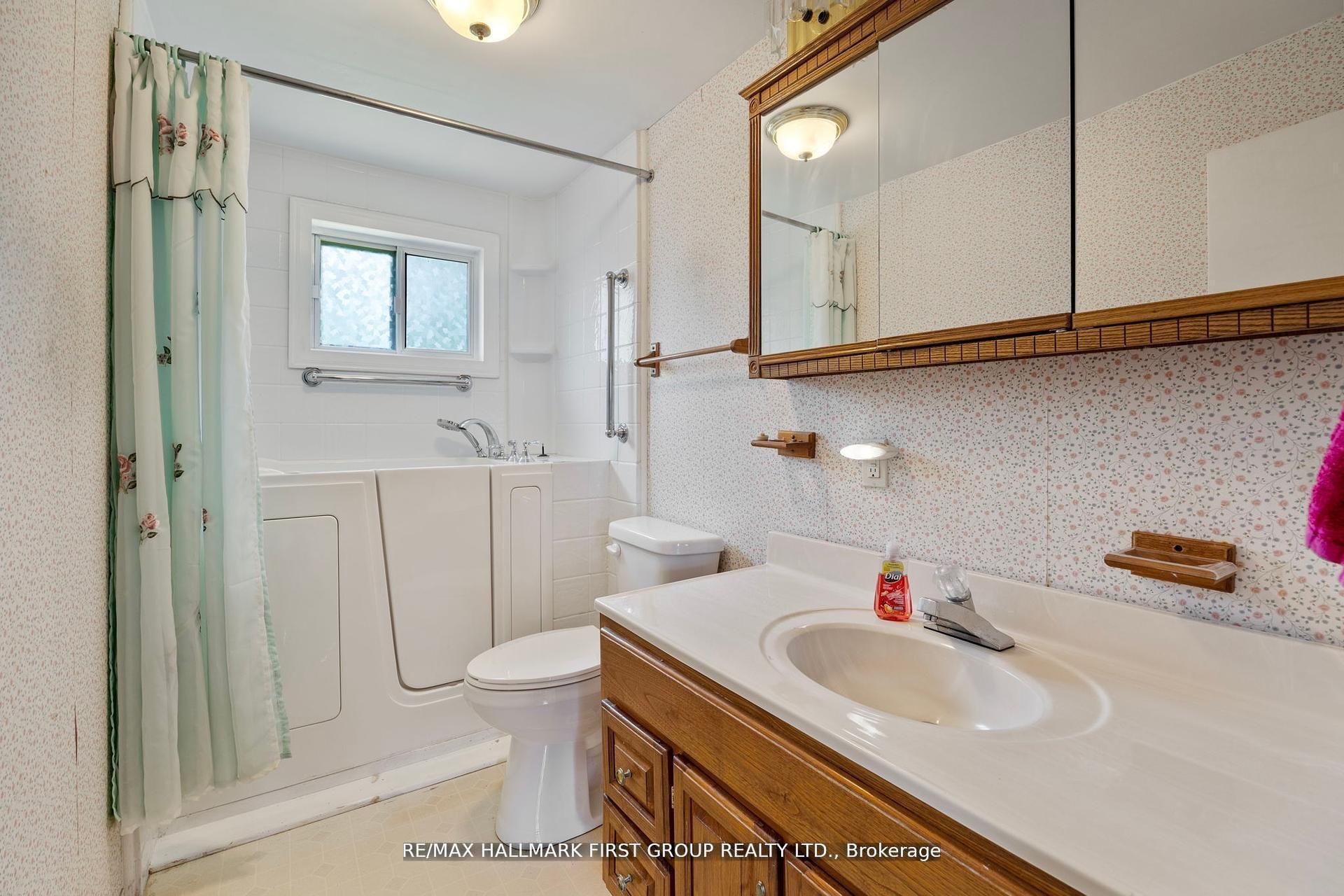 Photo 29 of 20 Lambard Crescent, Ajax, South East — HOMEH