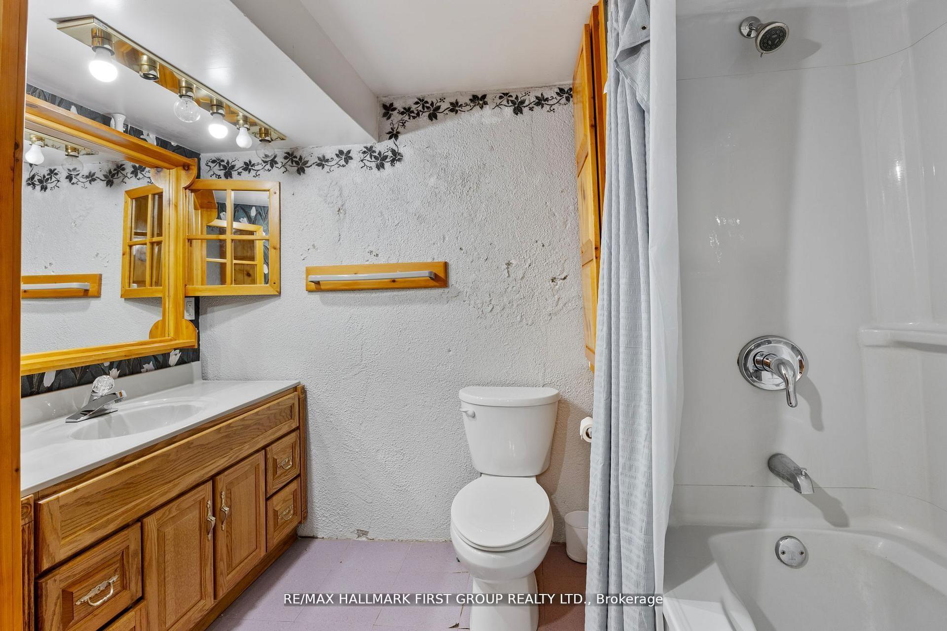 Photo 33 of 20 Lambard Crescent, Ajax, South East — HOMEH