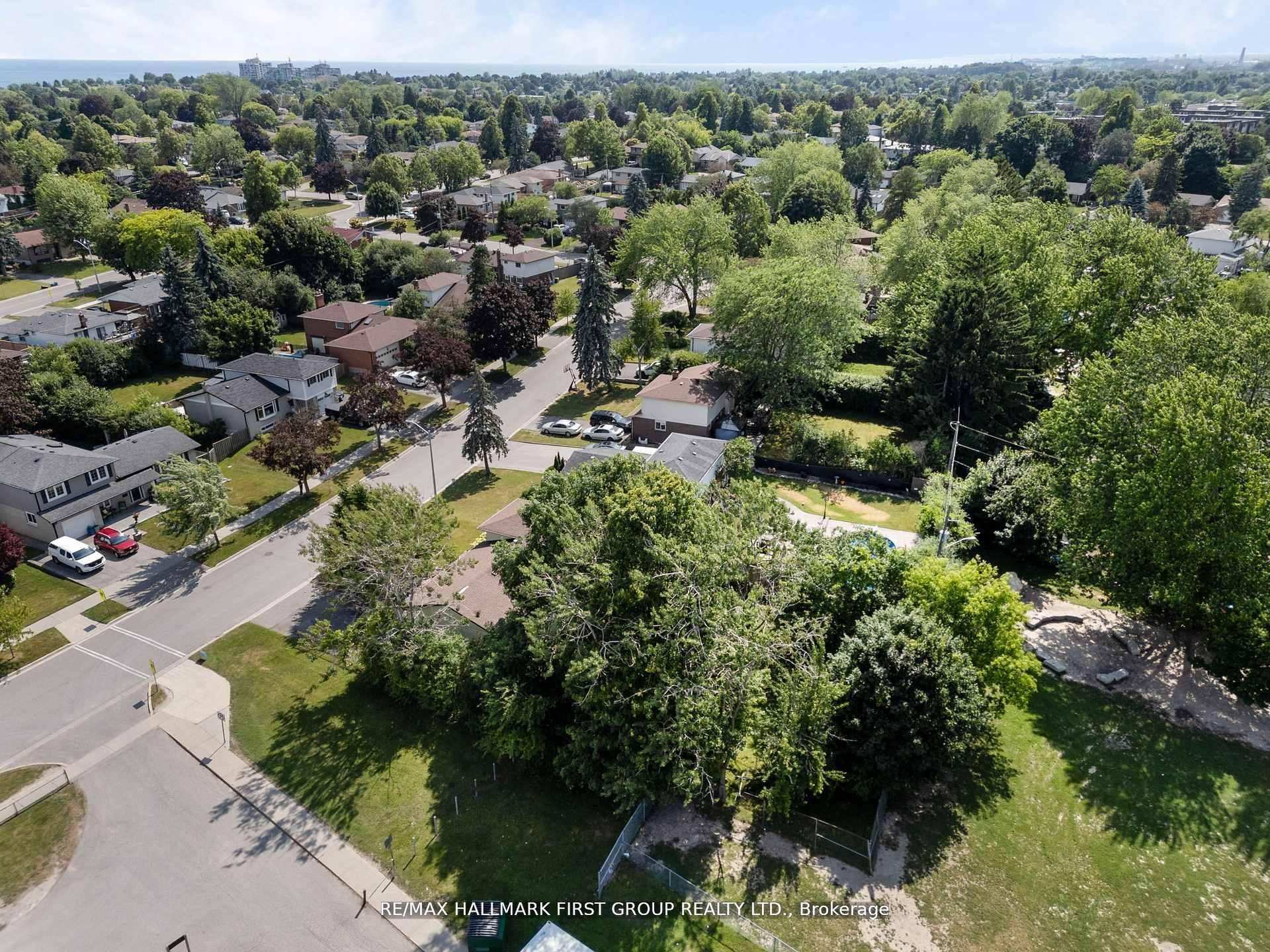 Photo 44 of 20 Lambard Crescent, Ajax, South East — HOMEH