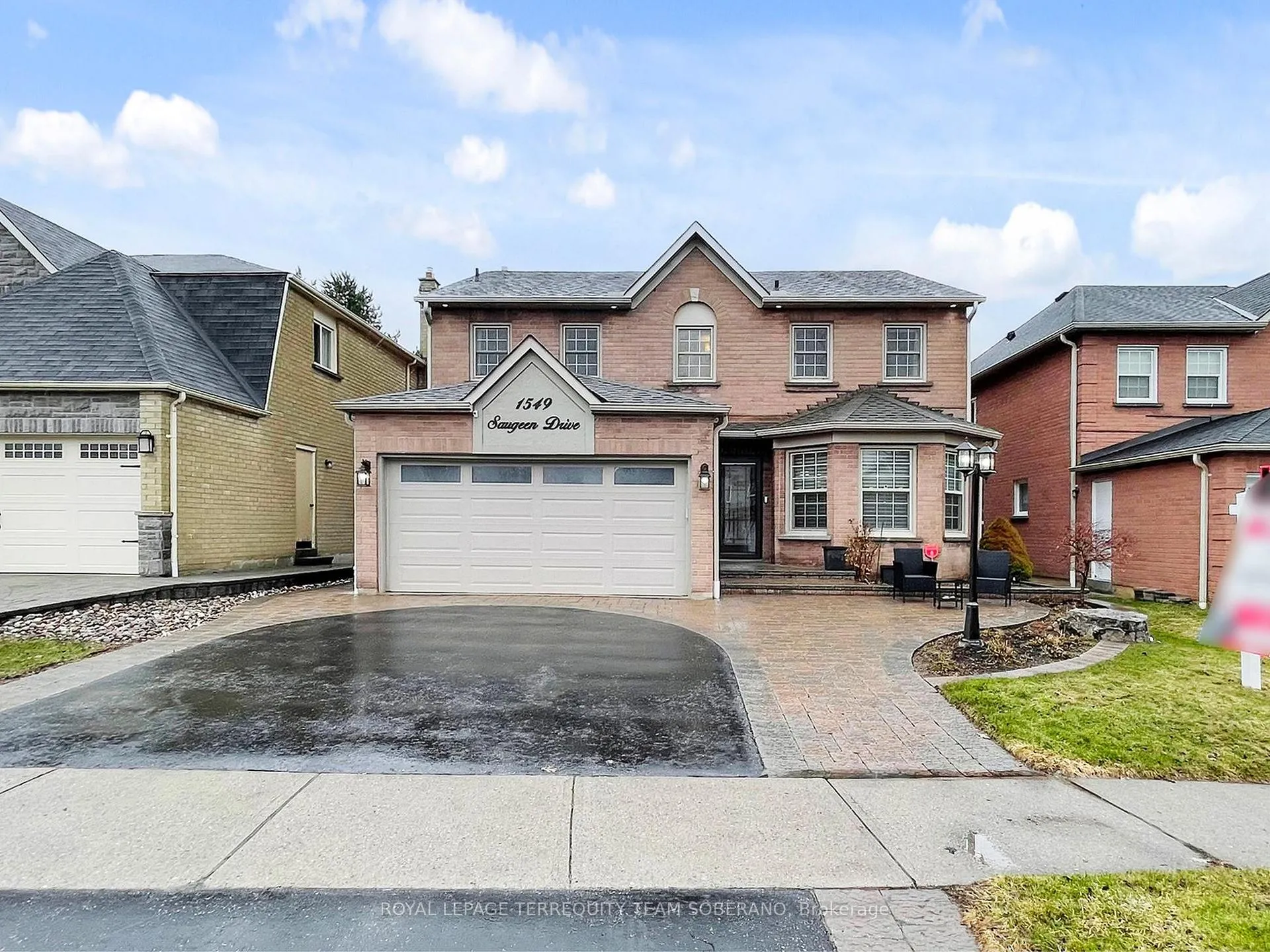 Photo 2 of 1549 Saugeen Drive, Pickering, Amberlea — HOMEH