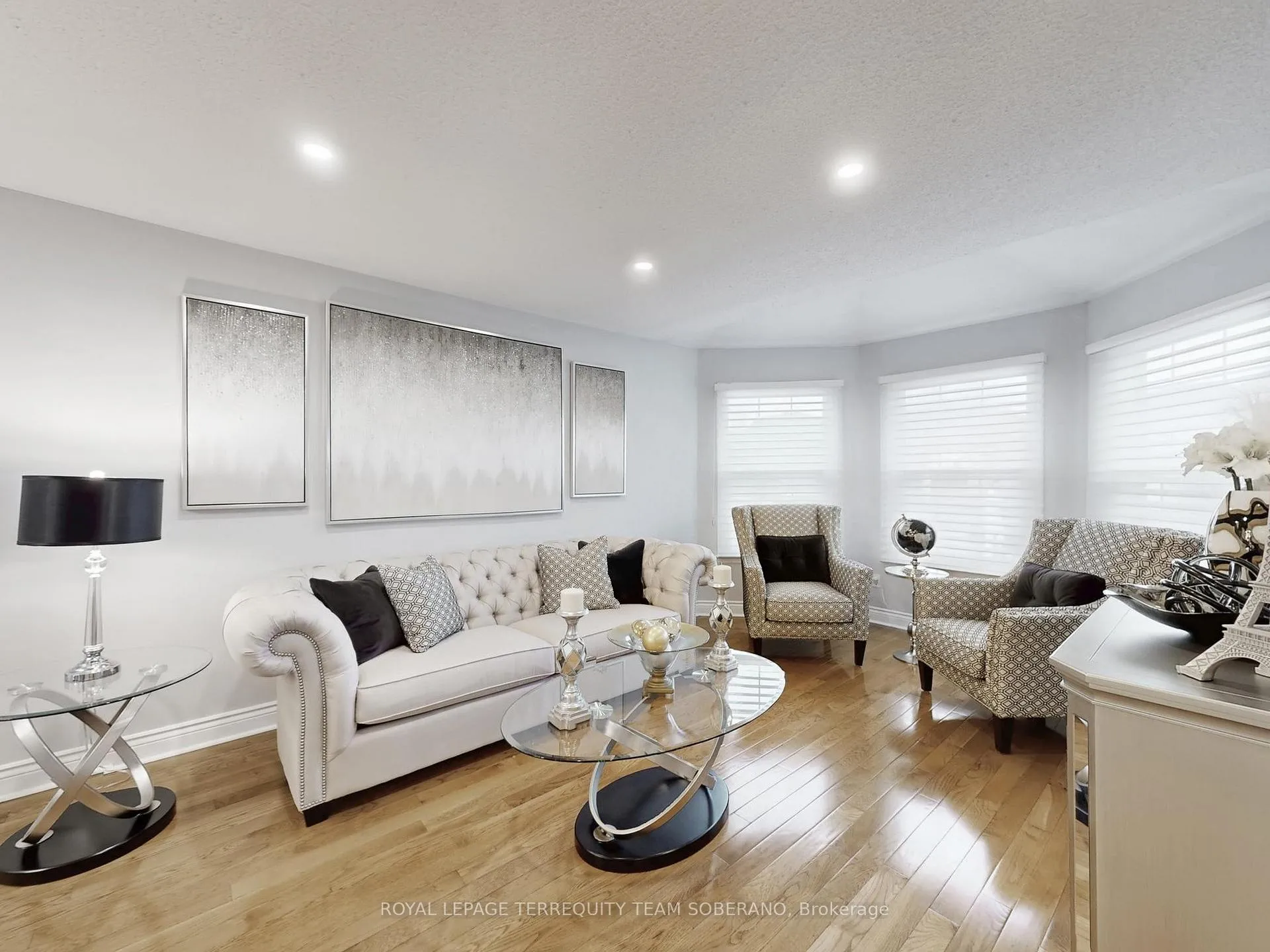 Photo 4 of 1549 Saugeen Drive, Pickering, Amberlea — HOMEH