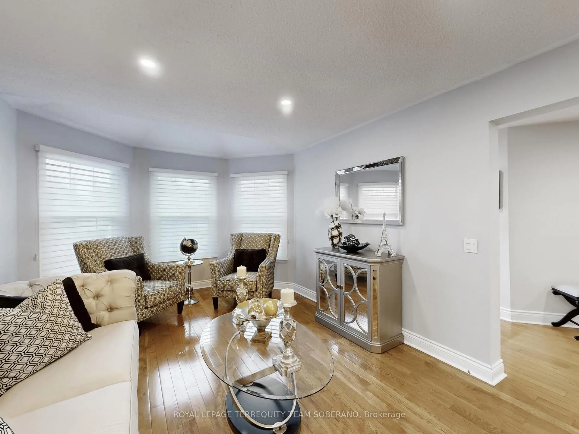 Photo 5 of 1549 Saugeen Drive, Pickering, Amberlea — HOMEH