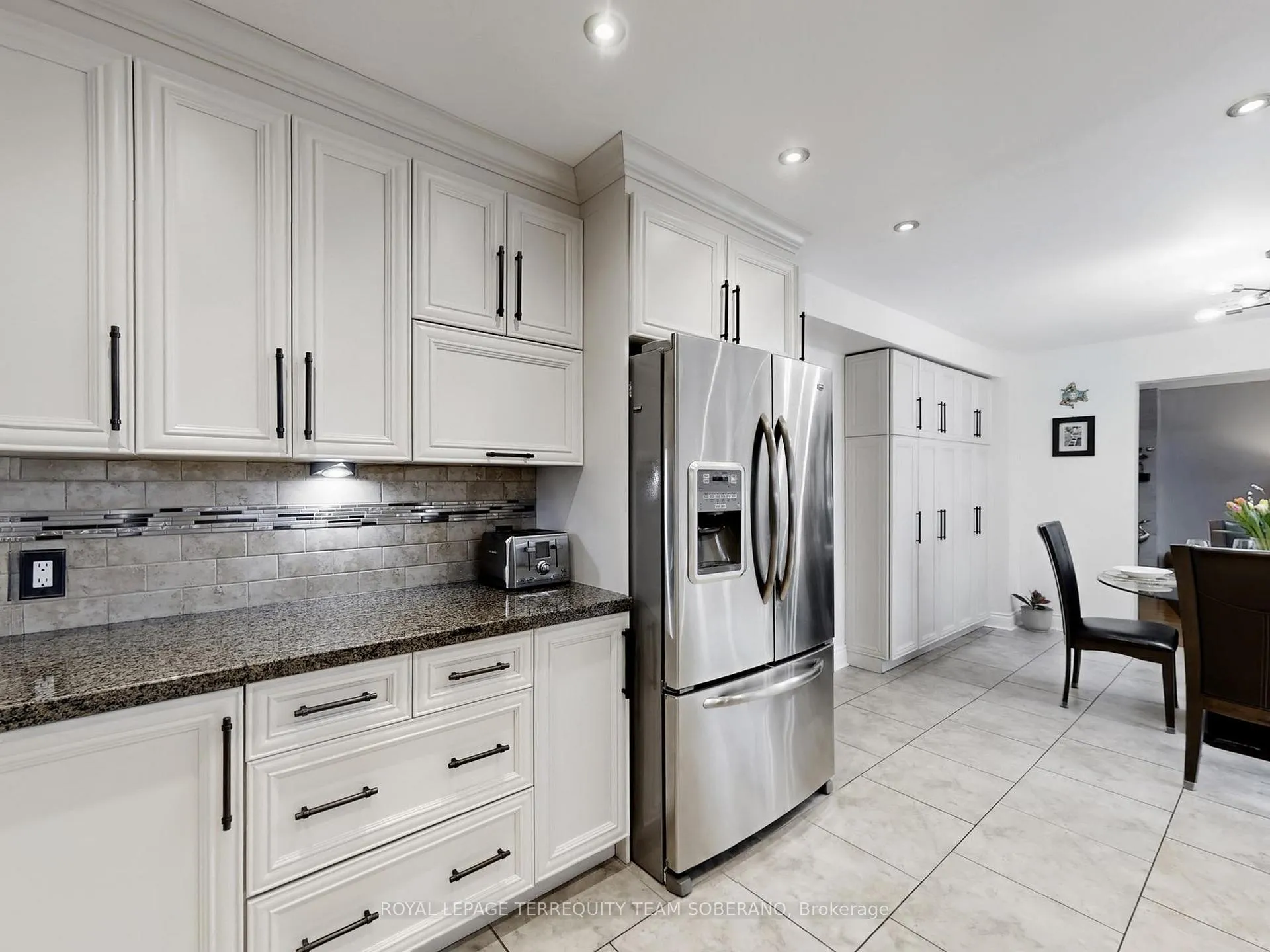 Photo 11 of 1549 Saugeen Drive, Pickering, Amberlea — HOMEH