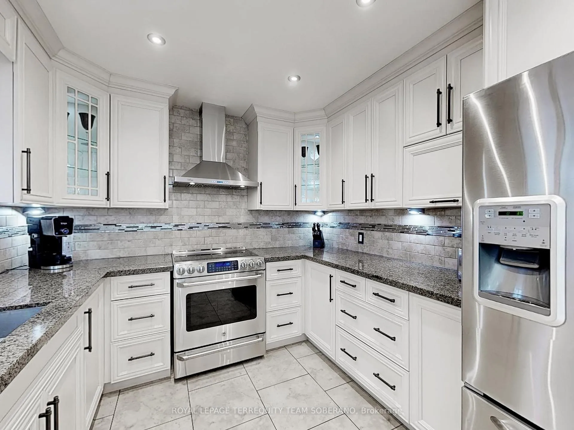 Photo 12 of 1549 Saugeen Drive, Pickering, Amberlea — HOMEH