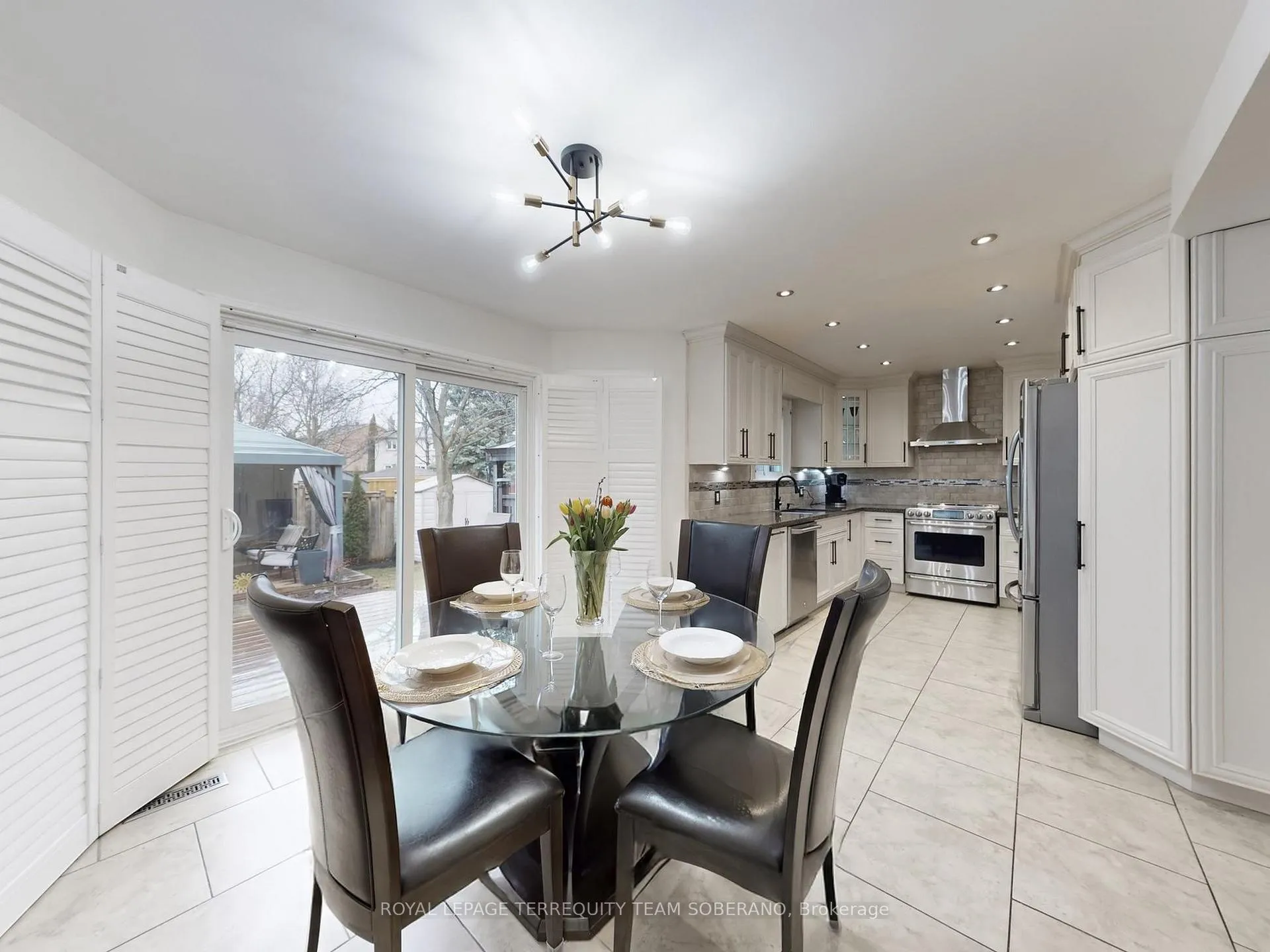 Photo 14 of 1549 Saugeen Drive, Pickering, Amberlea — HOMEH