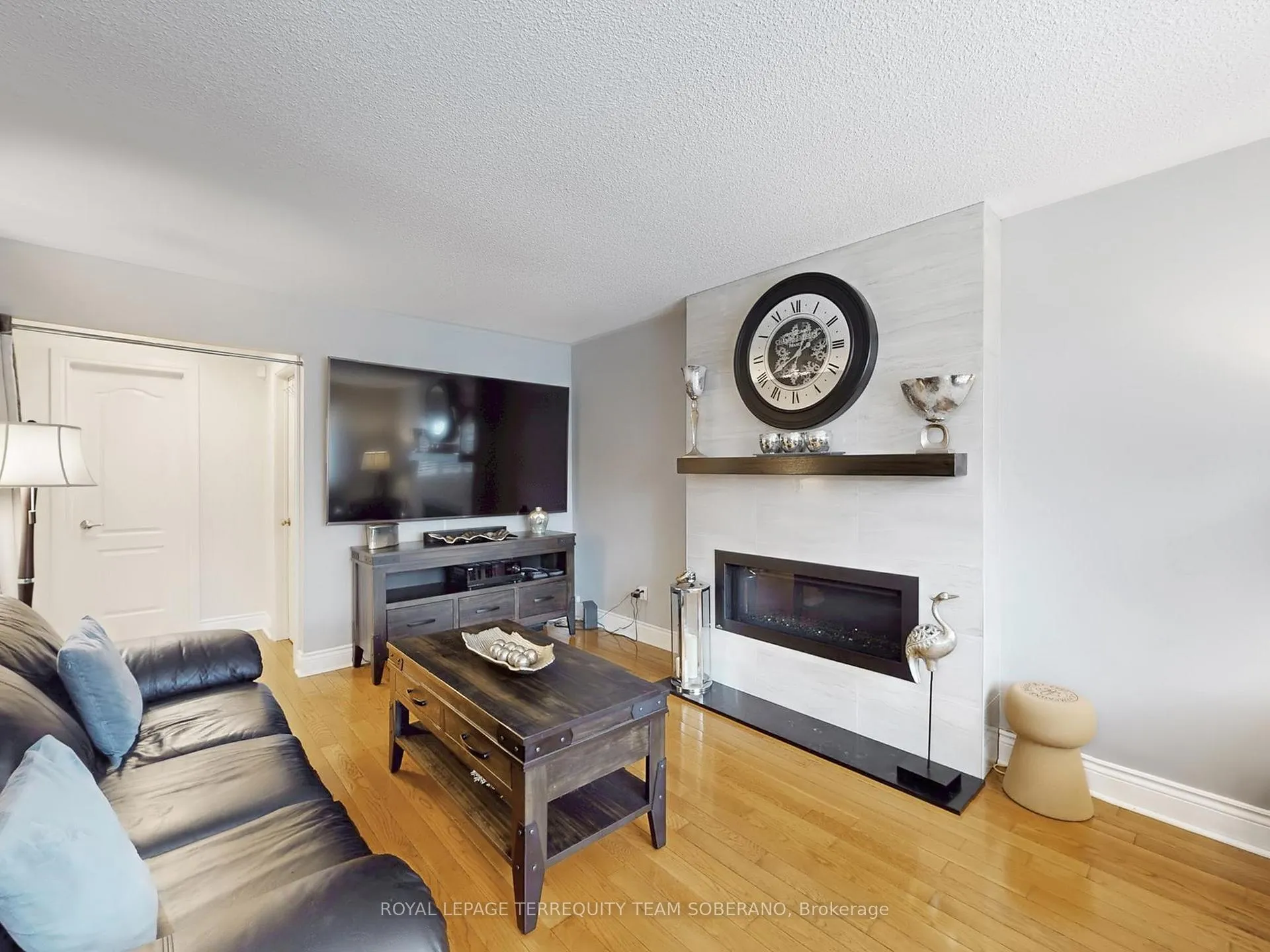 Photo 17 of 1549 Saugeen Drive, Pickering, Amberlea — HOMEH