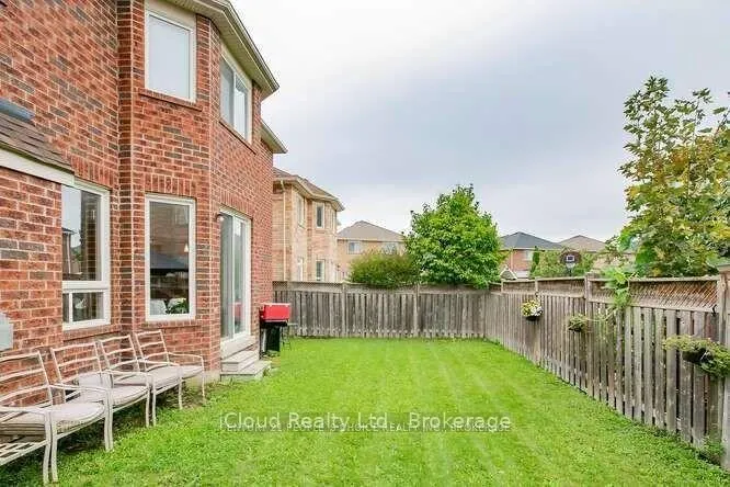 Photo 28 of 81 Crown Victoria ( Upper) Drive, Brampton, Fletcher's Meadow — HOMEH