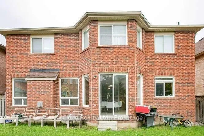 Photo 29 of 81 Crown Victoria ( Upper) Drive, Brampton, Fletcher's Meadow — HOMEH