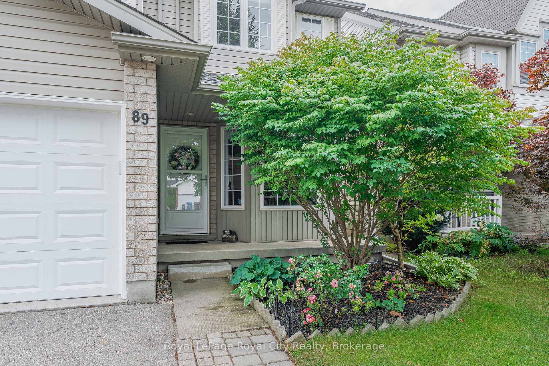 Photo 4 of 89 Doyle Drive, Guelph, Clairfields/Hanlon Business Park — HOMEH