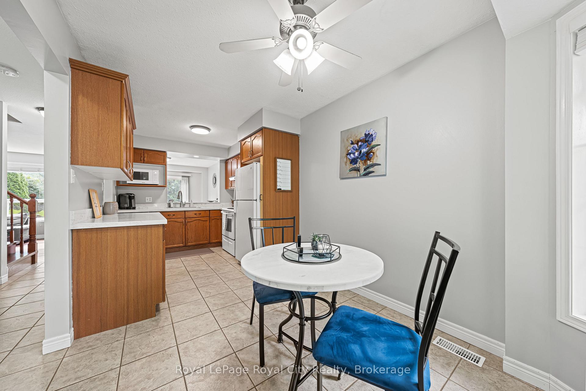 Photo 8 of 89 Doyle Drive, Guelph, Clairfields/Hanlon Business Park — HOMEH