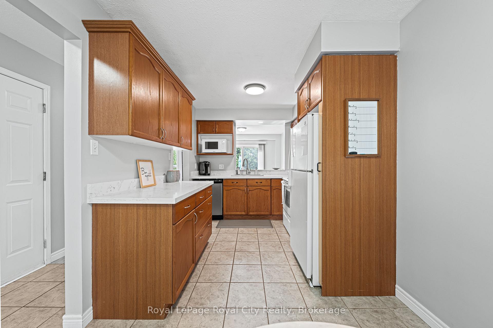 Photo 9 of 89 Doyle Drive, Guelph, Clairfields/Hanlon Business Park — HOMEH