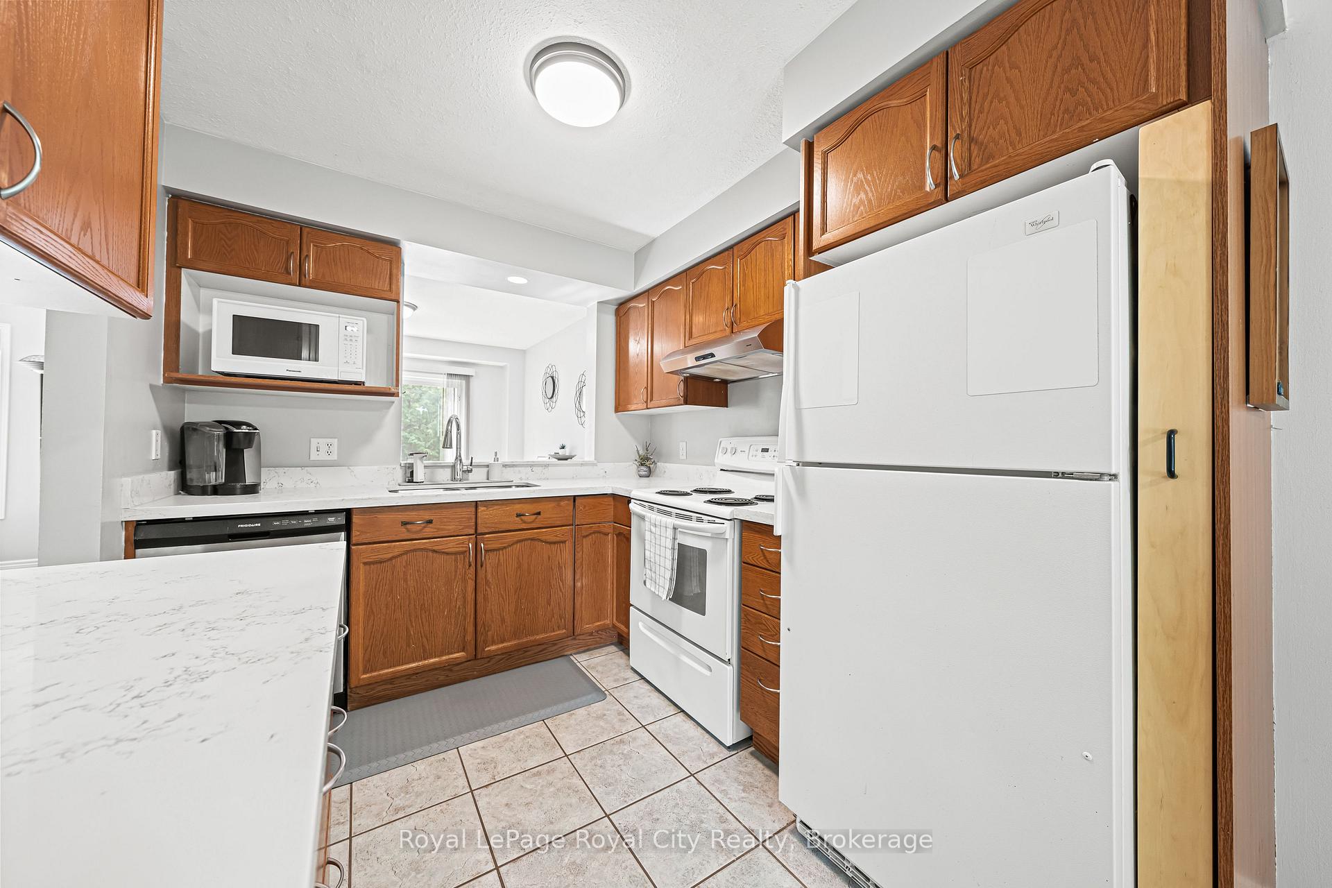 Photo 11 of 89 Doyle Drive, Guelph, Clairfields/Hanlon Business Park — HOMEH