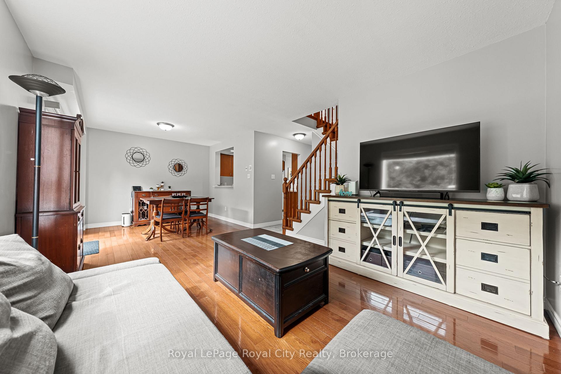 Photo 15 of 89 Doyle Drive, Guelph, Clairfields/Hanlon Business Park — HOMEH