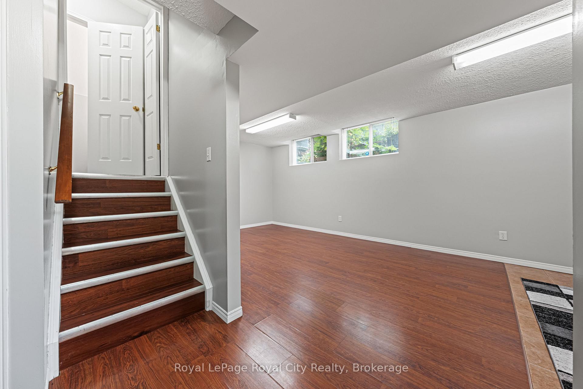 Photo 33 of 89 Doyle Drive, Guelph, Clairfields/Hanlon Business Park — HOMEH