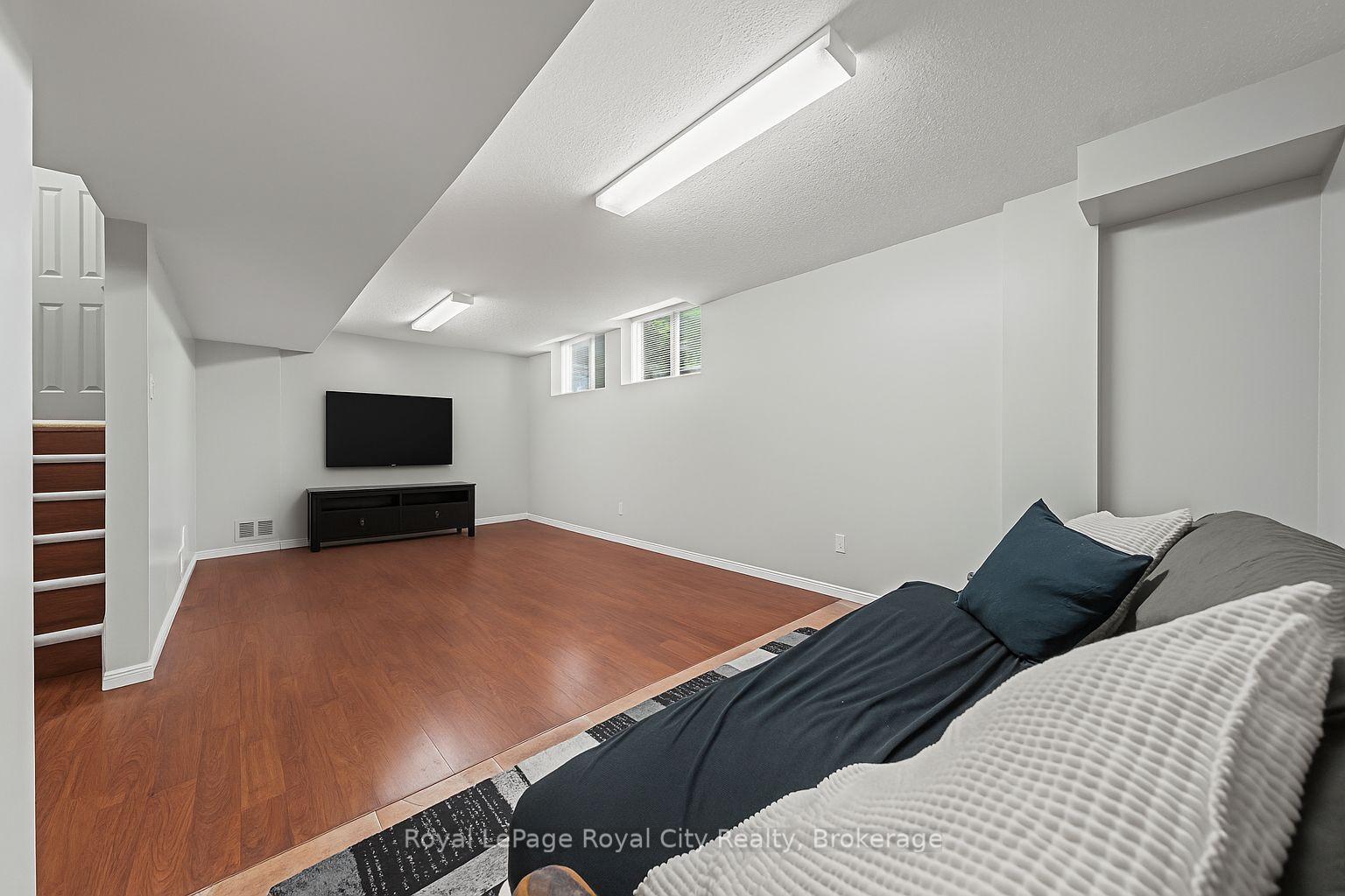 Photo 34 of 89 Doyle Drive, Guelph, Clairfields/Hanlon Business Park — HOMEH