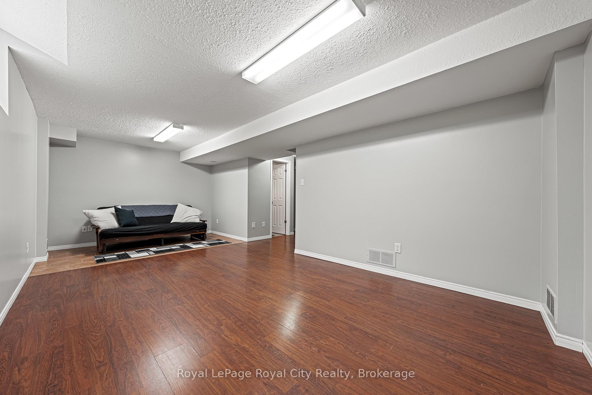 Photo 35 of 89 Doyle Drive, Guelph, Clairfields/Hanlon Business Park — HOMEH