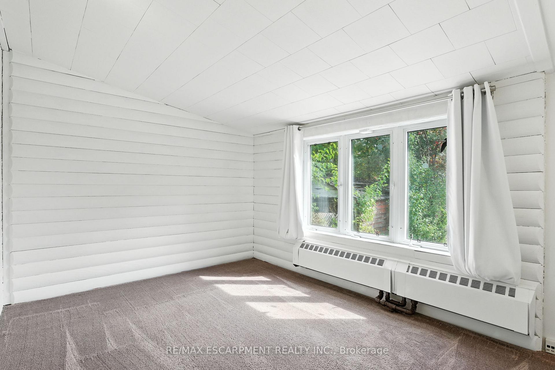Photo 8 of 57 Highcliffe Avenue, Hamilton, Centremount — HOMEH