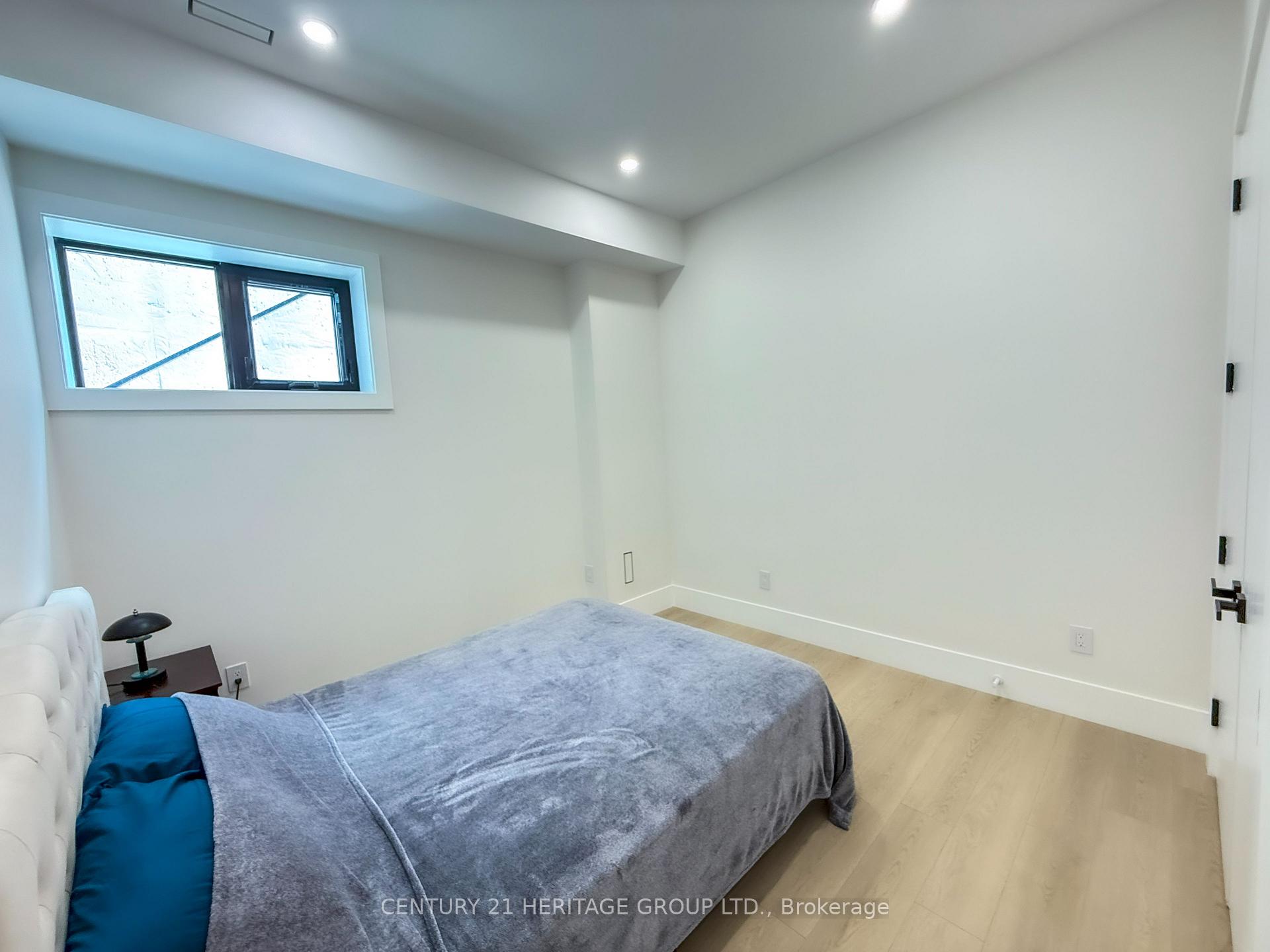 Photo 8 of Unit Unit #B, 11 Knowles Crescent, Aurora, Aurora Highlands — HOMEH
