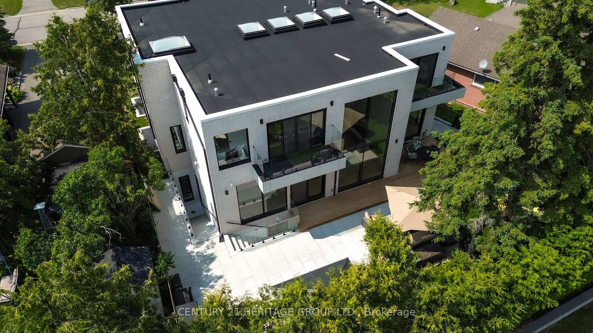 Photo 10 of Unit Unit #B, 11 Knowles Crescent, Aurora, Aurora Highlands — HOMEH