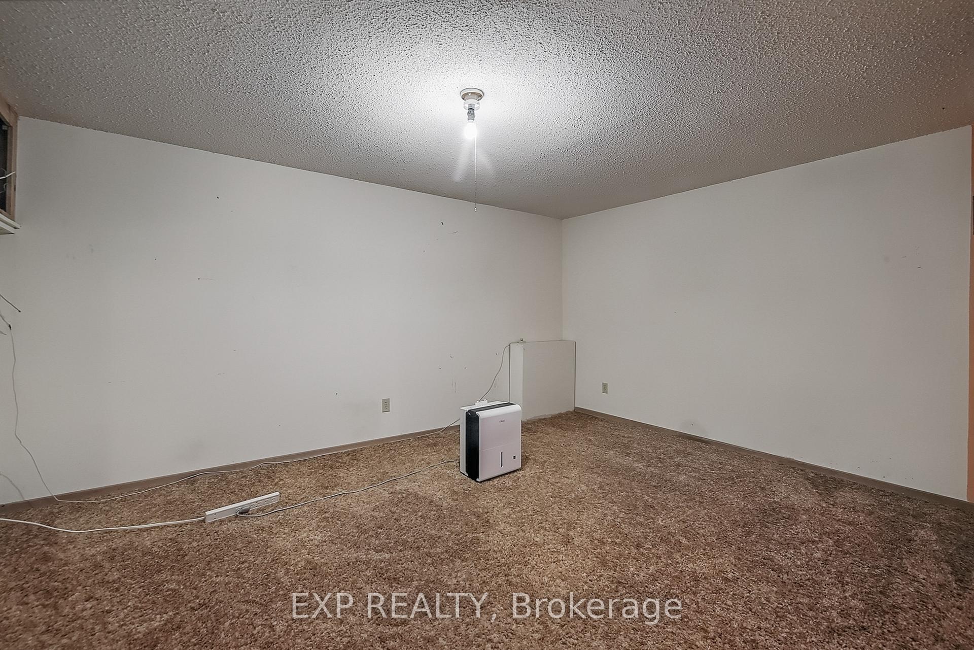 Photo 19 of 22 Upton Crescent, Guelph, Grange Road — HOMEH