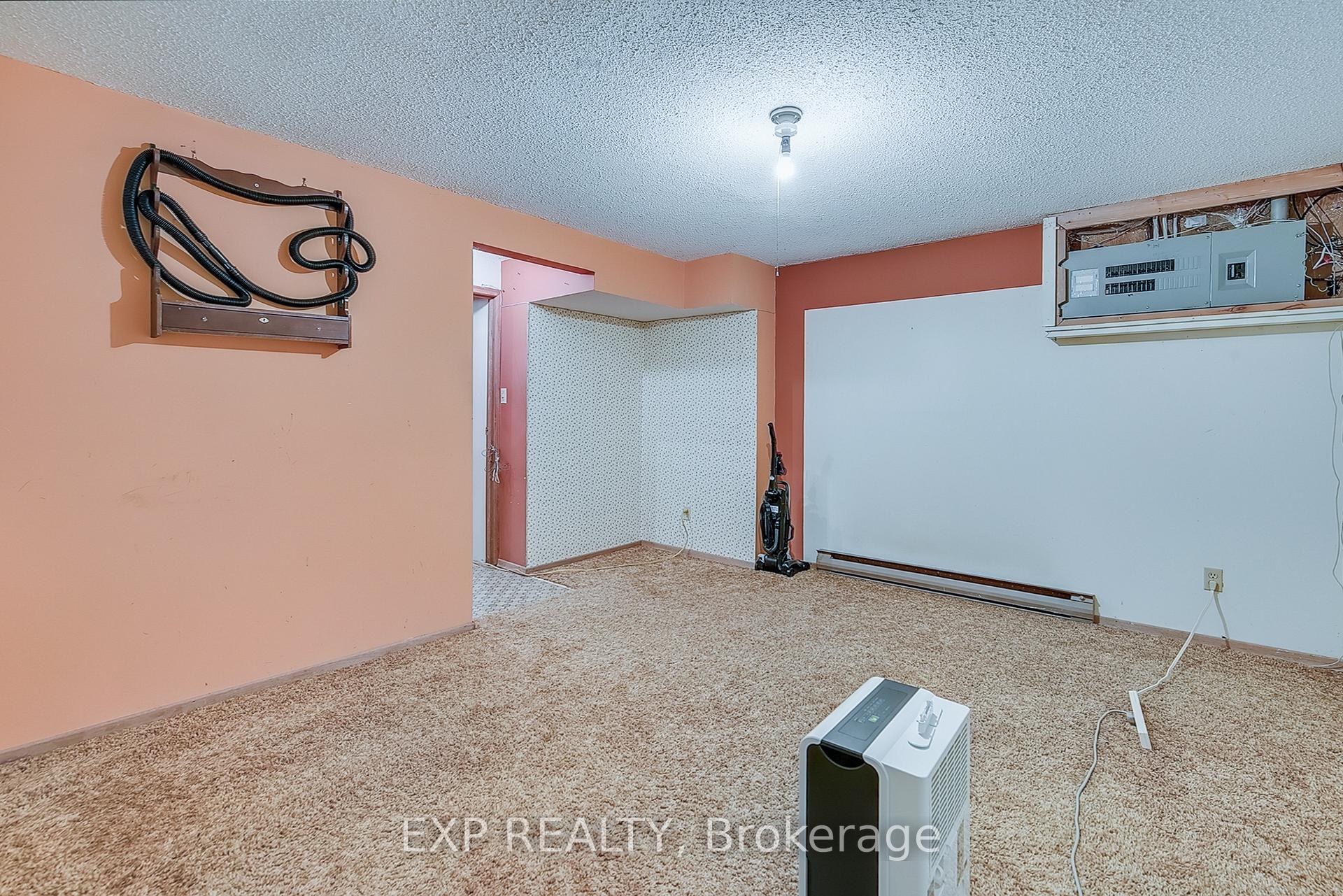 Photo 20 of 22 Upton Crescent, Guelph, Grange Road — HOMEH