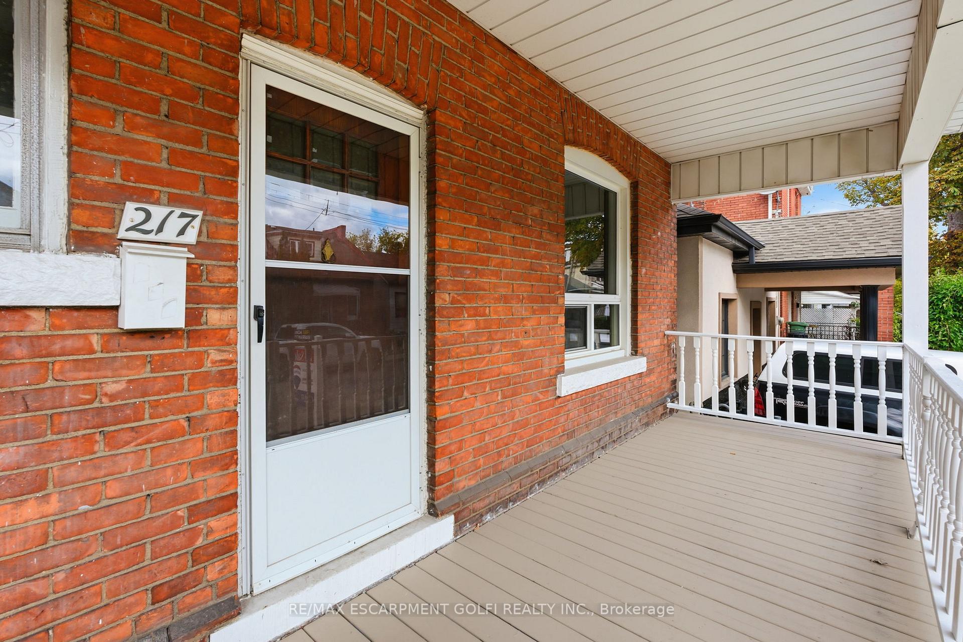 Photo 3 of 217 Emerald Street N, Hamilton, Stinson — HOMEH