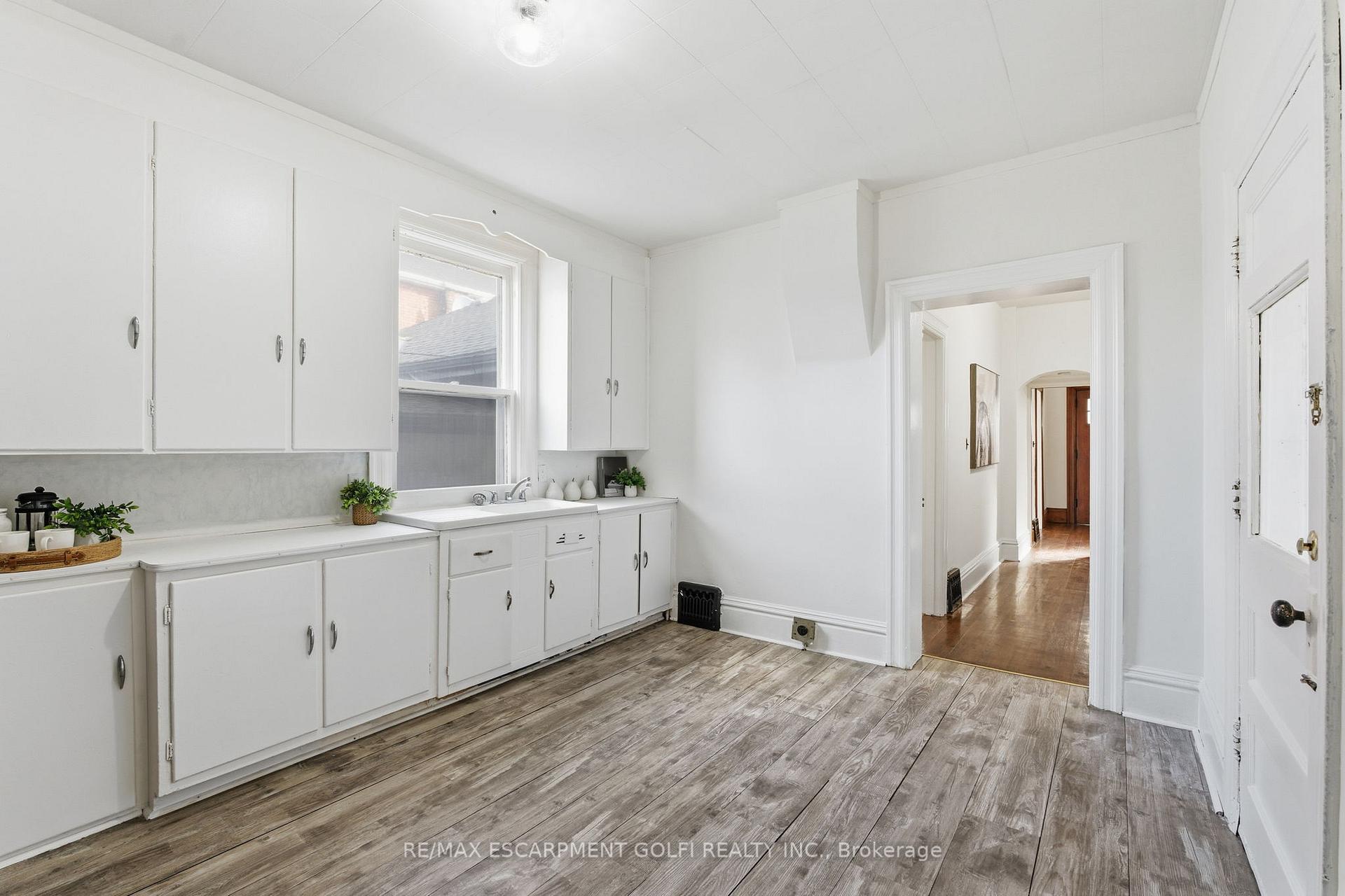 Photo 14 of 217 Emerald Street N, Hamilton, Stinson — HOMEH
