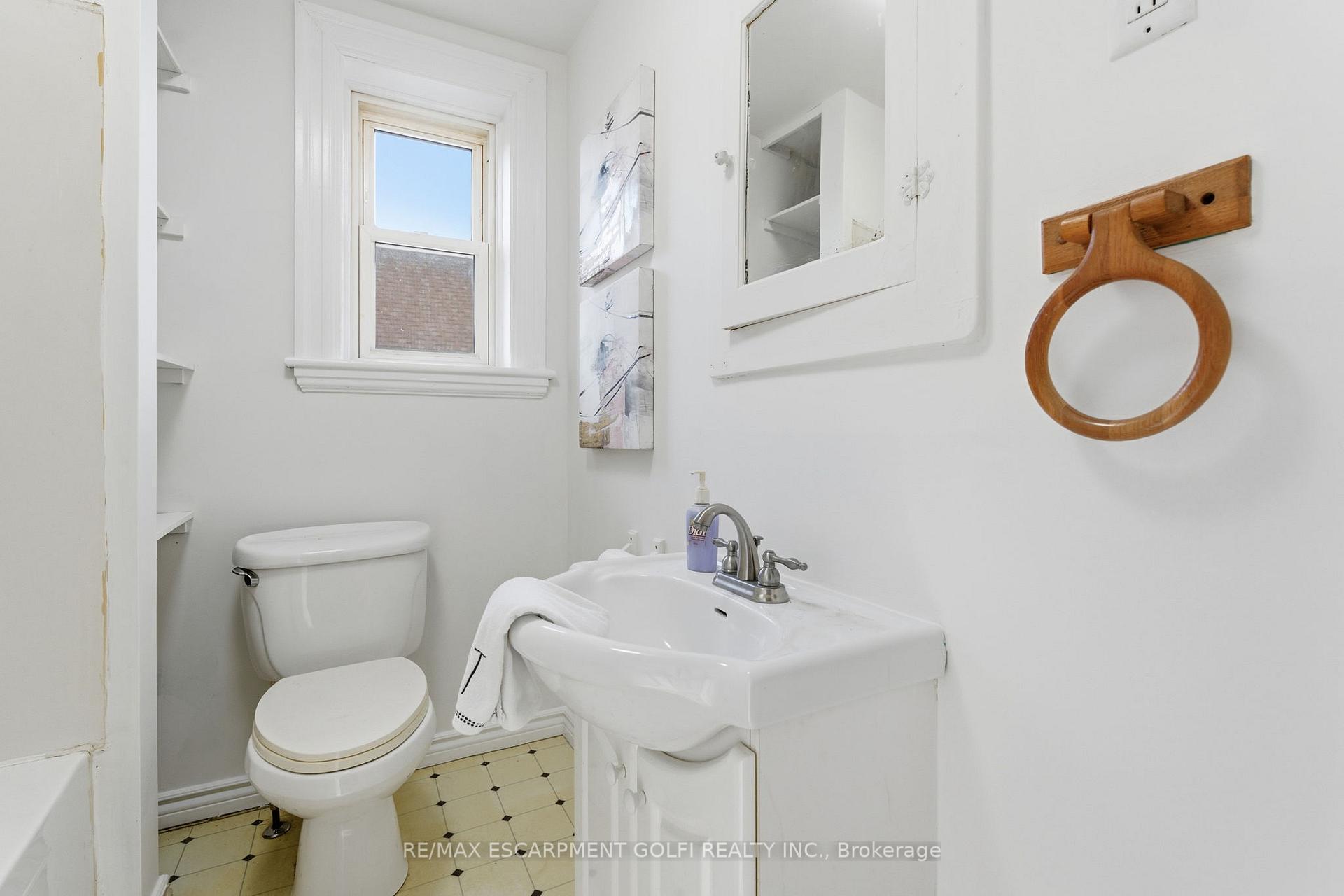 Photo 27 of 217 Emerald Street N, Hamilton, Stinson — HOMEH