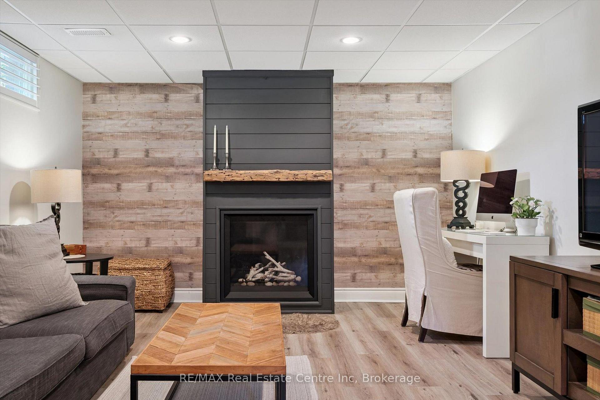 Photo 18 of 12 Carter Drive, Guelph, Grange Road — HOMEH