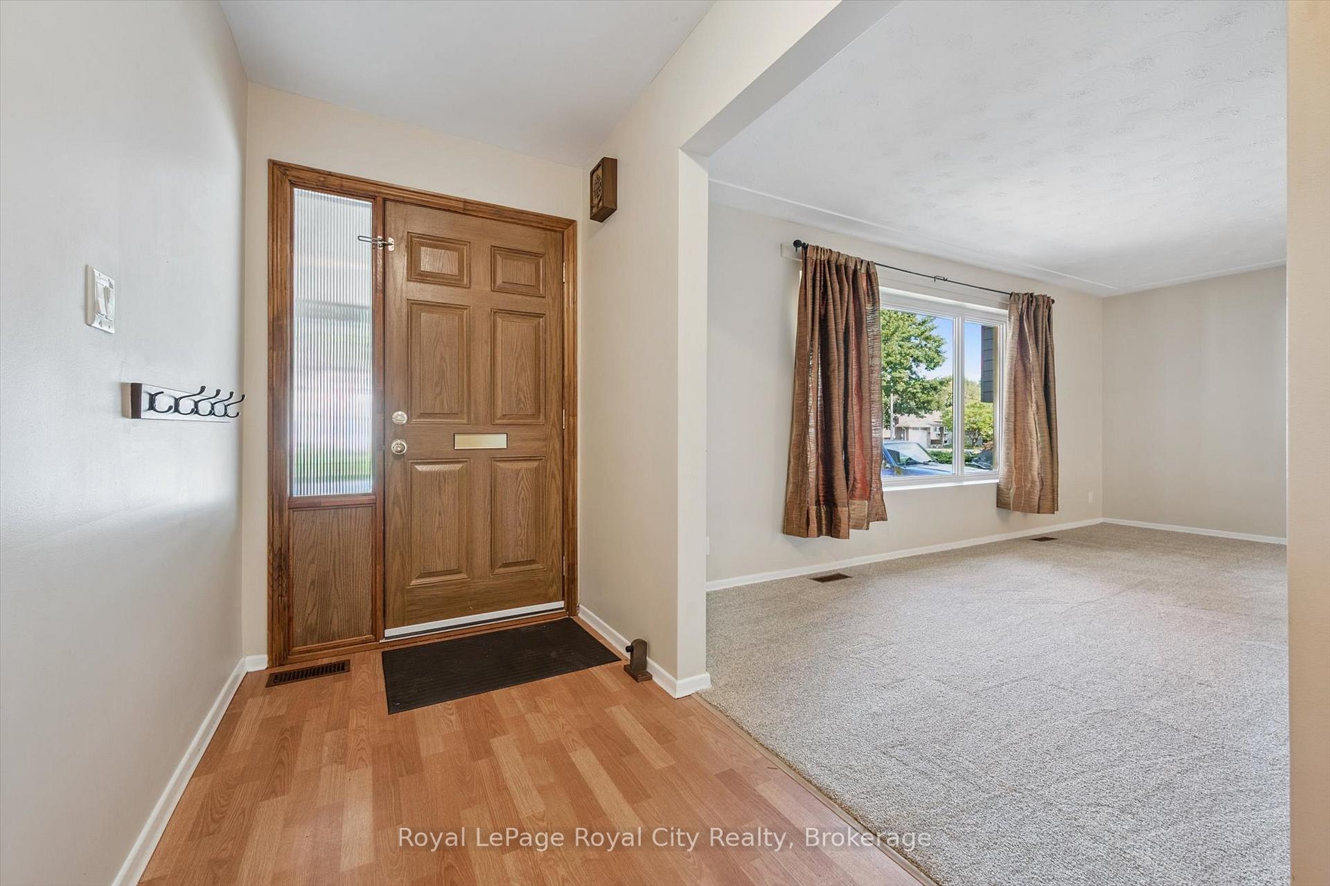 Photo 3 of 104 Harvard Road, Guelph, Kortright West — HOMEH
