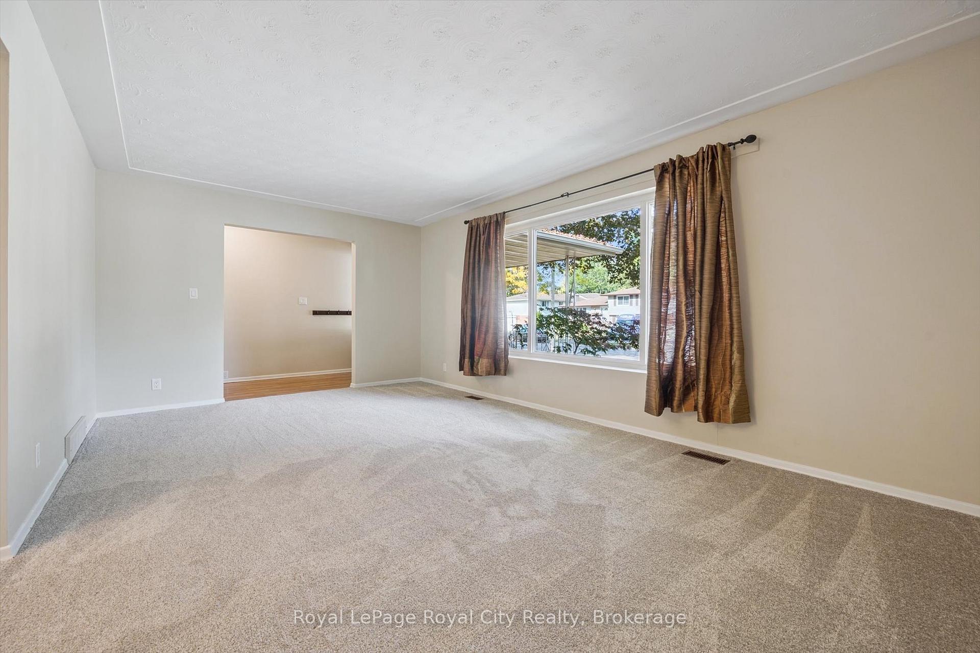 Photo 6 of 104 Harvard Road, Guelph, Kortright West — HOMEH