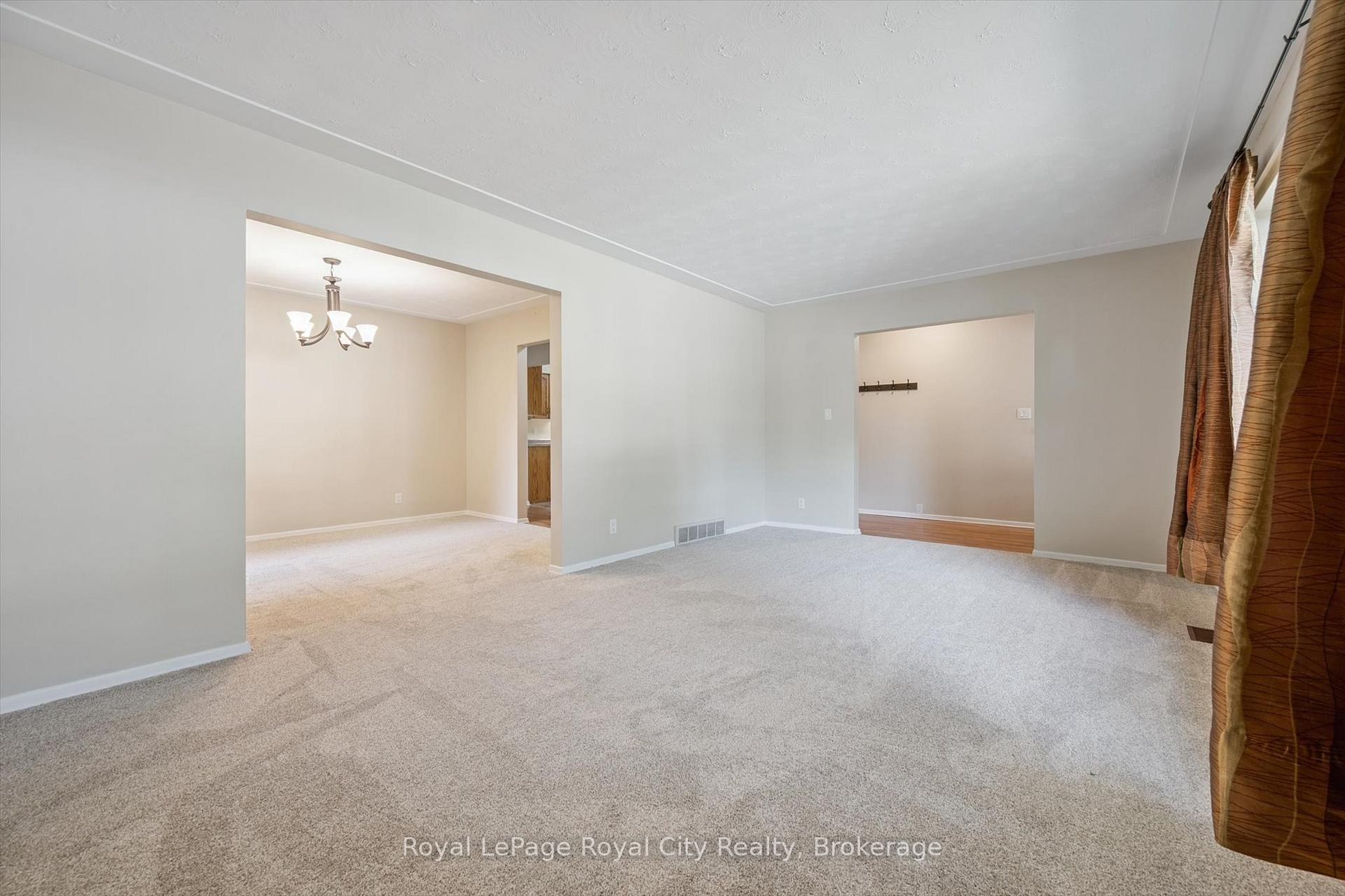 Photo 7 of 104 Harvard Road, Guelph, Kortright West — HOMEH