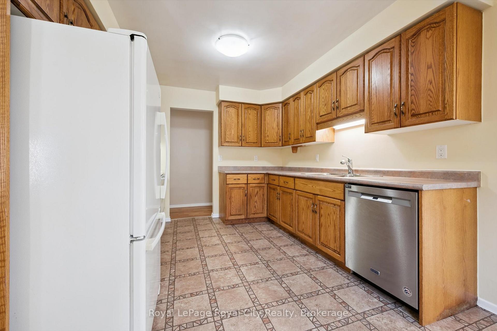 Photo 10 of 104 Harvard Road, Guelph, Kortright West — HOMEH