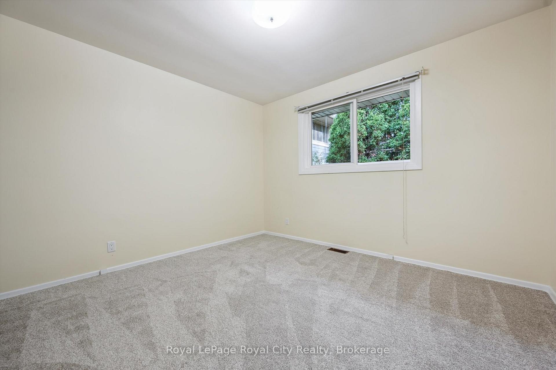 Photo 20 of 104 Harvard Road, Guelph, Kortright West — HOMEH