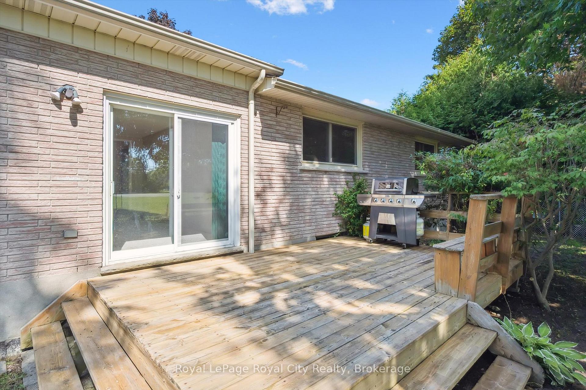 Photo 34 of 104 Harvard Road, Guelph, Kortright West — HOMEH