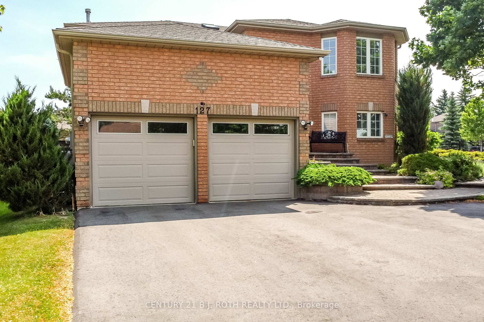Front of 127 Golden Meadow Road