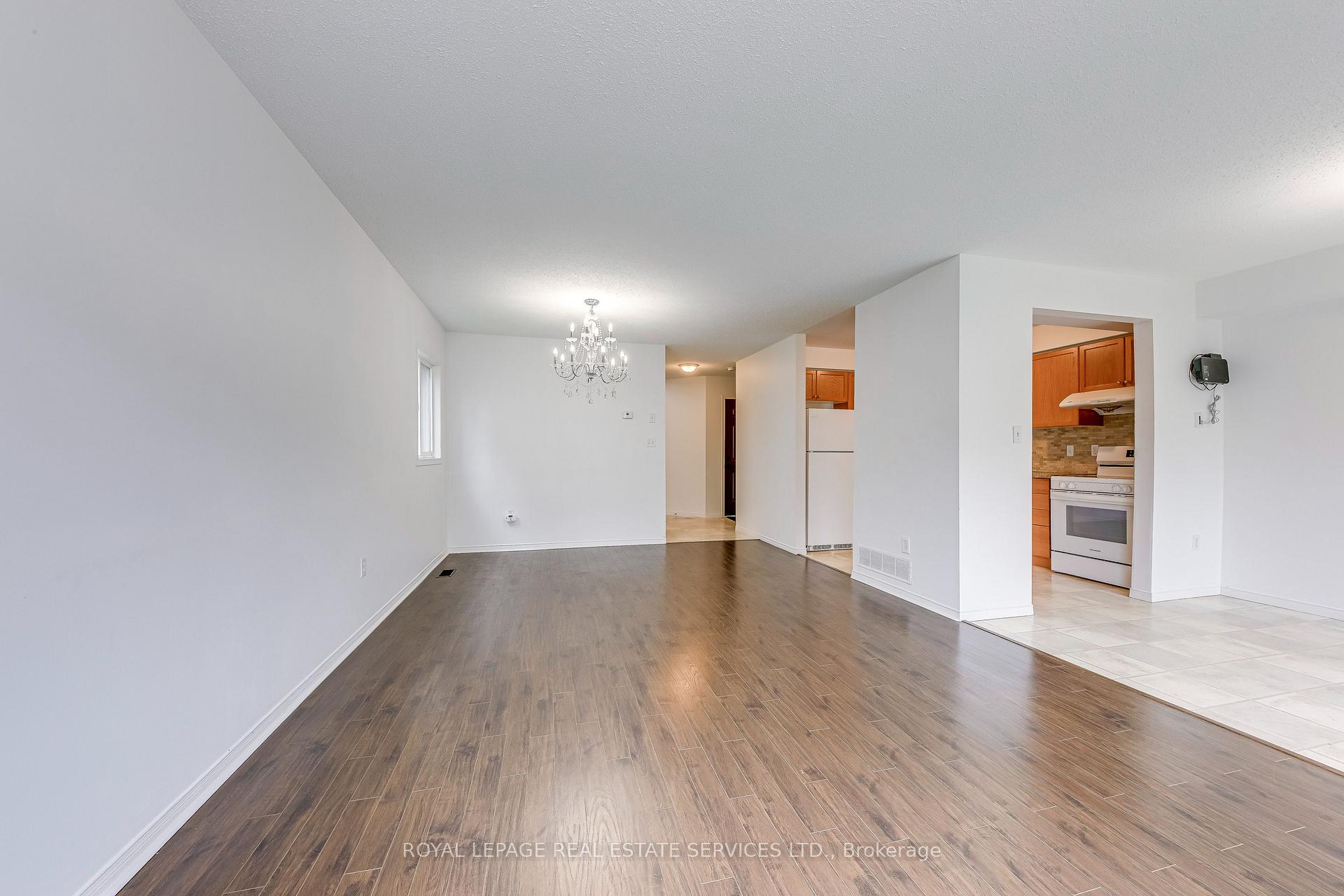 Photo 8 of 31 Eugene Drive, Guelph, Pineridge/Westminster Woods — HOMEH
