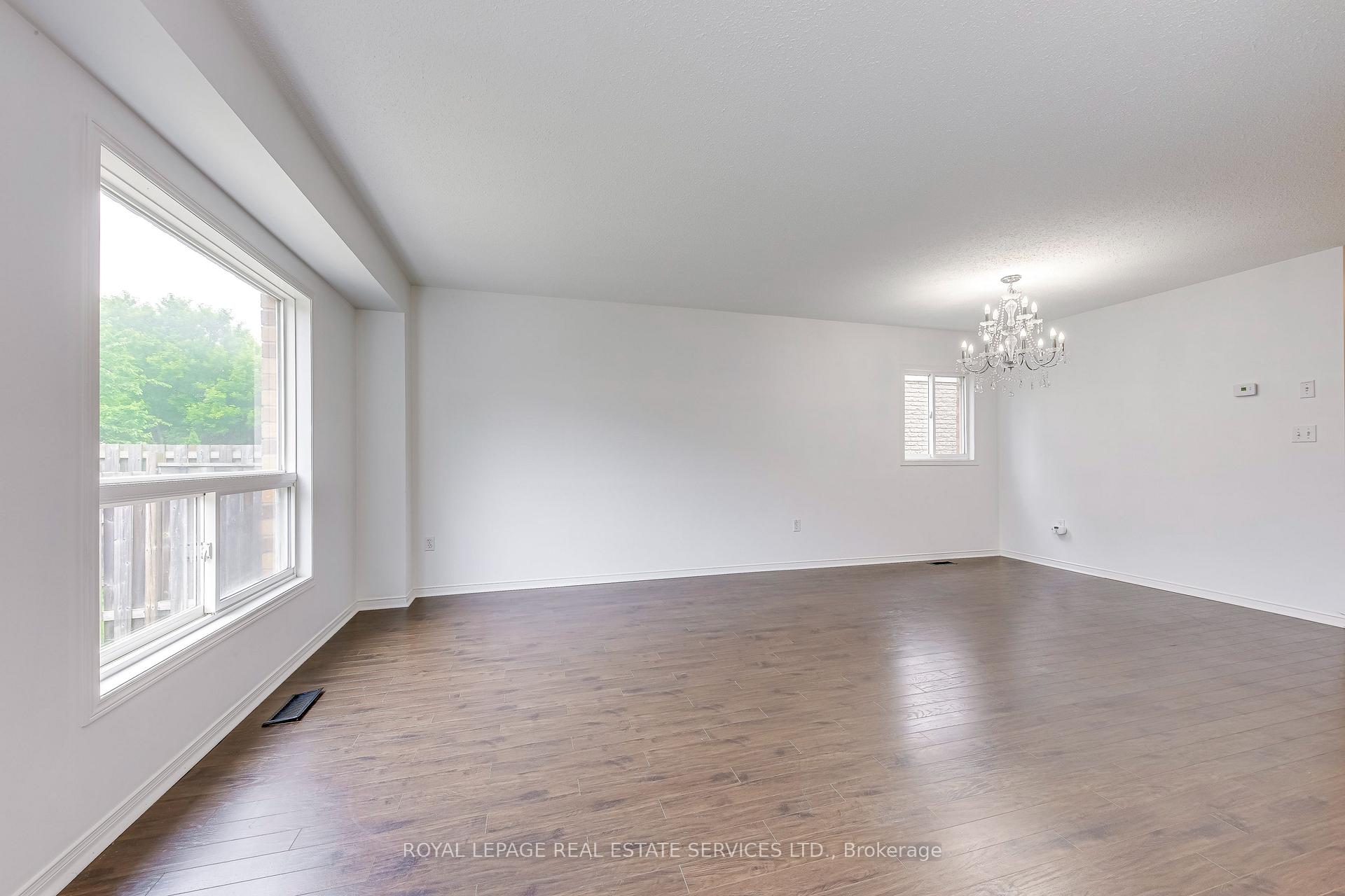 Photo 9 of 31 Eugene Drive, Guelph, Pineridge/Westminster Woods — HOMEH