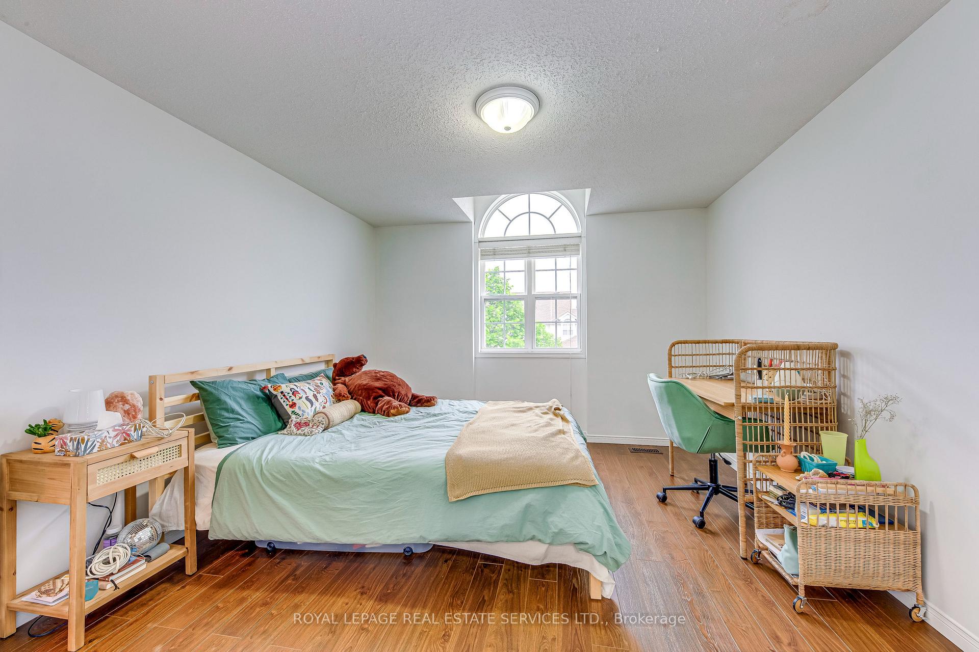 Photo 23 of 31 Eugene Drive, Guelph, Pineridge/Westminster Woods — HOMEH