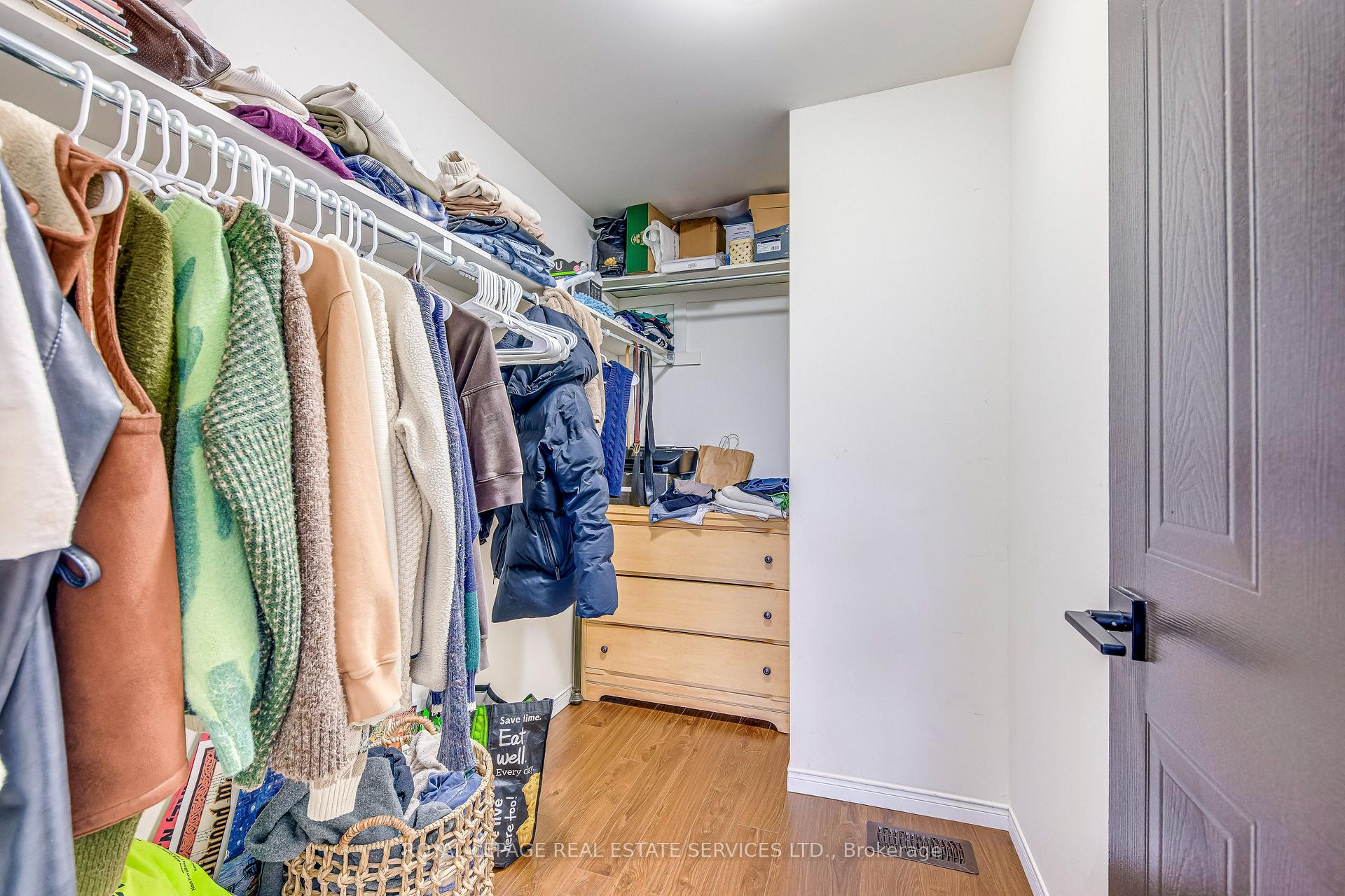 Photo 25 of 31 Eugene Drive, Guelph, Pineridge/Westminster Woods — HOMEH
