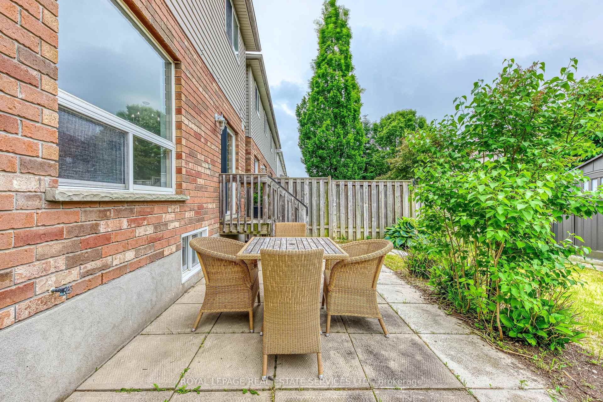 Photo 38 of 31 Eugene Drive, Guelph, Pineridge/Westminster Woods — HOMEH