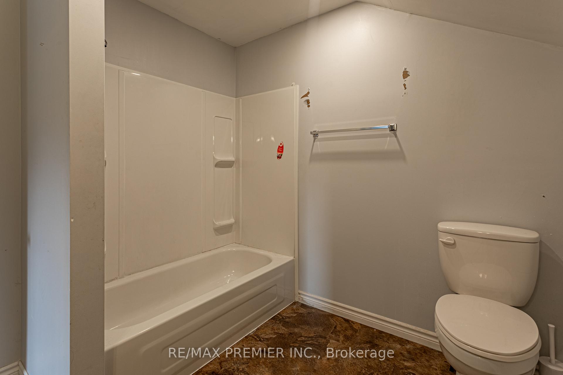 Photo 26 of 45 Wellington Street, Bayham, Port Burwell — HOMEH