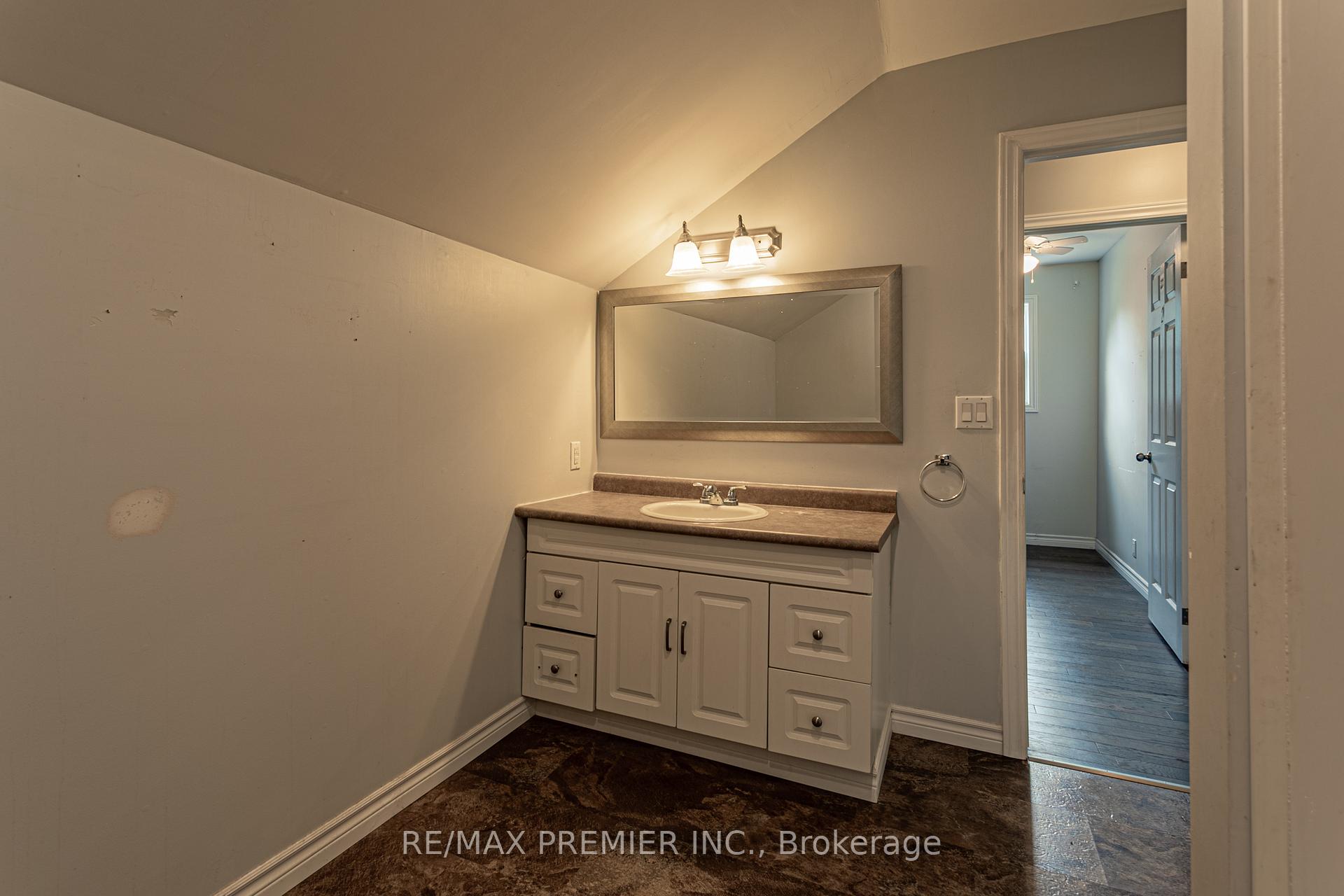 Photo 28 of 45 Wellington Street, Bayham, Port Burwell — HOMEH