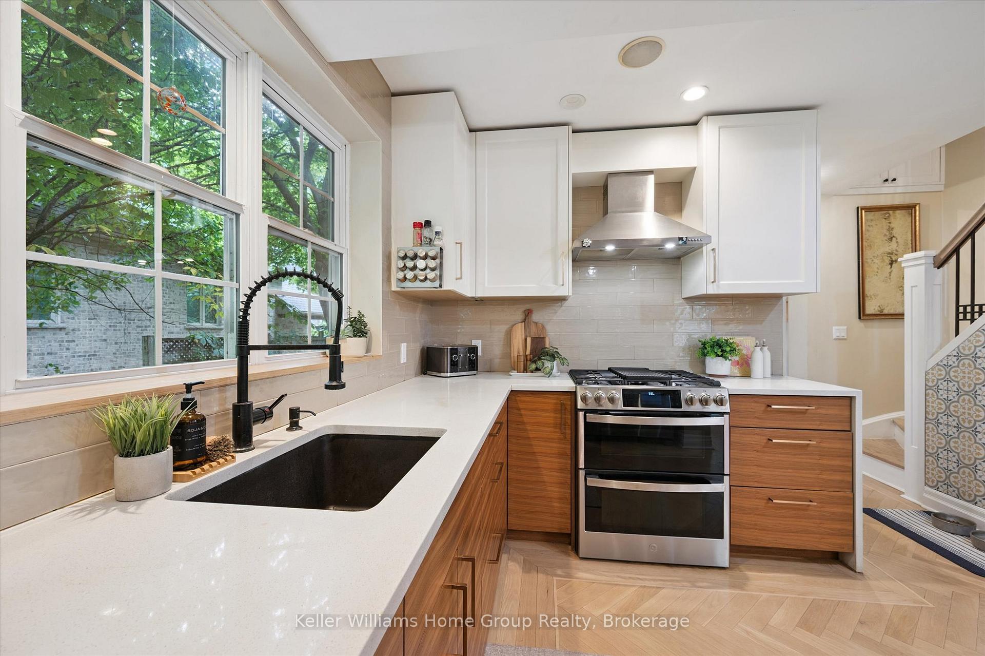 Photo 17 of 25 Forest Hill Drive, Guelph, Dovercliffe Park/Old University — HOMEH